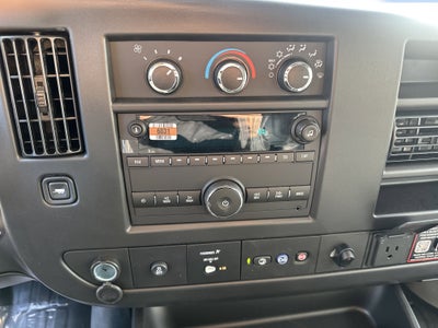 2025 Chevrolet Express Cutaway 3500 1WT