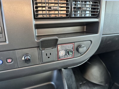 2025 Chevrolet Express Cutaway 3500 1WT