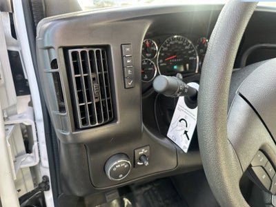 2025 Chevrolet Express Cutaway 3500 1WT