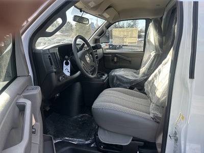 2025 Chevrolet Express Cutaway 3500 1WT