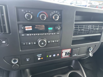 2025 Chevrolet Express Cutaway 3500 1WT