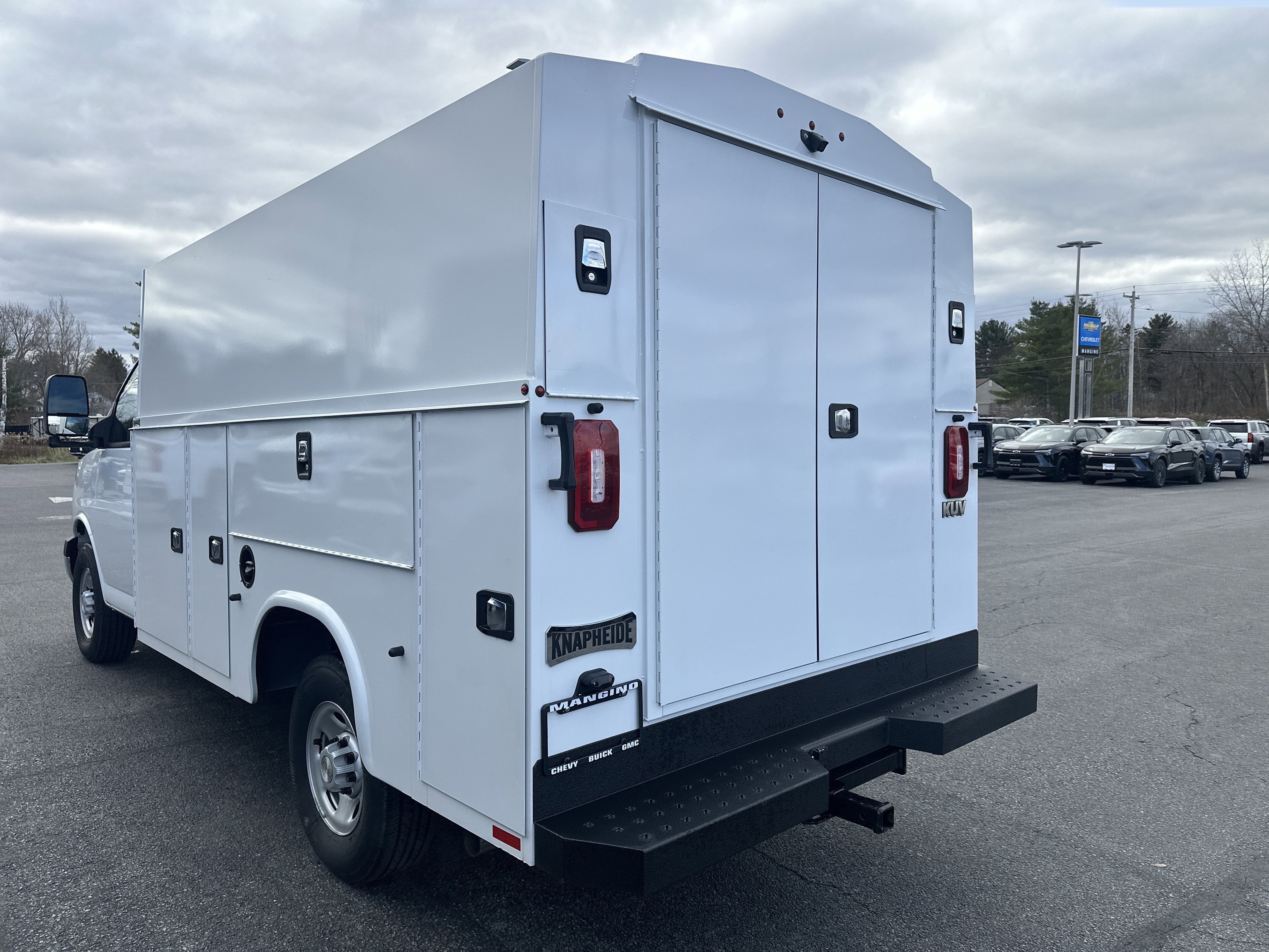 2025 Chevrolet Express Cutaway 3500 1WT