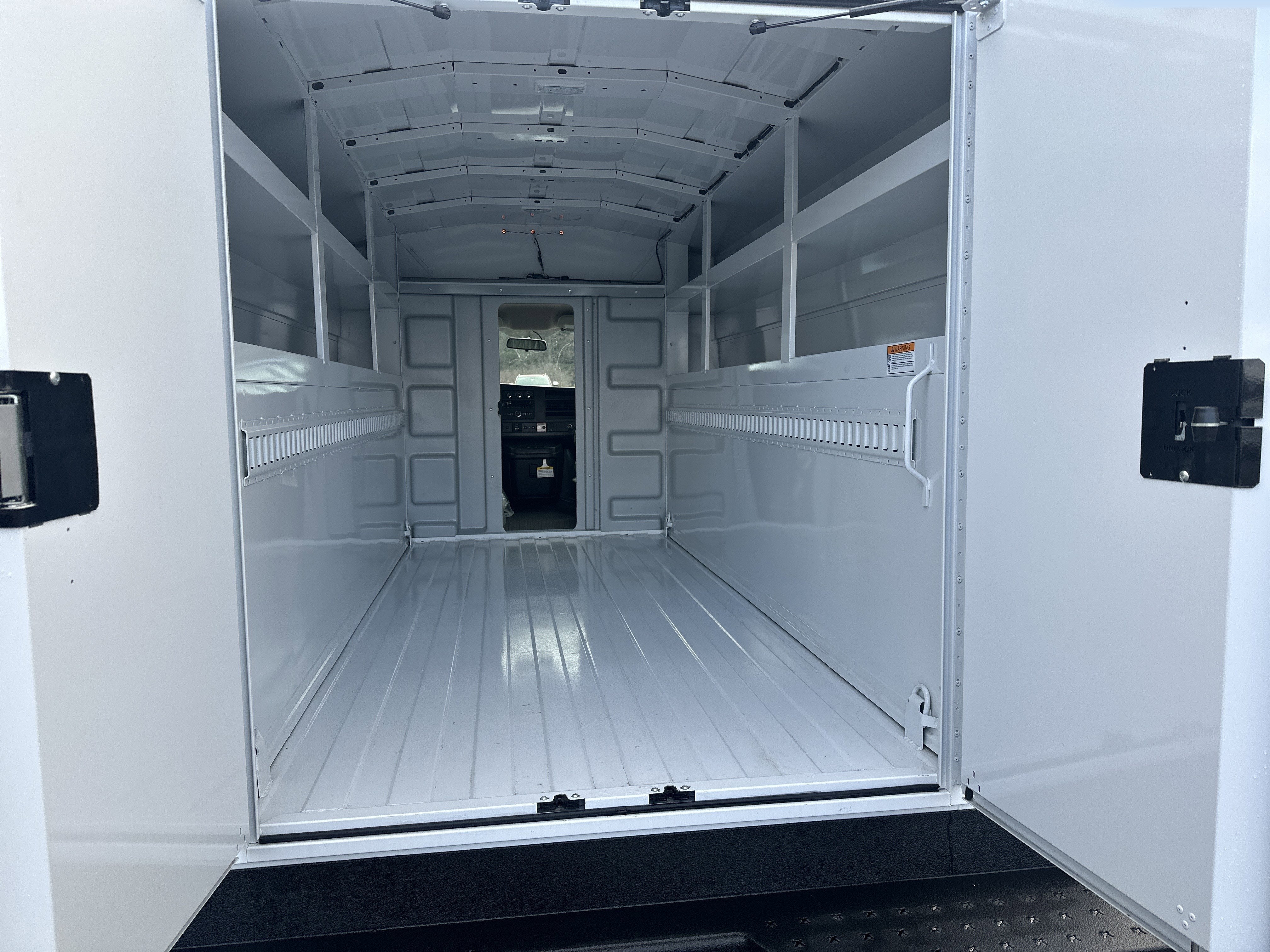 2025 Chevrolet Express Cutaway 3500 1WT