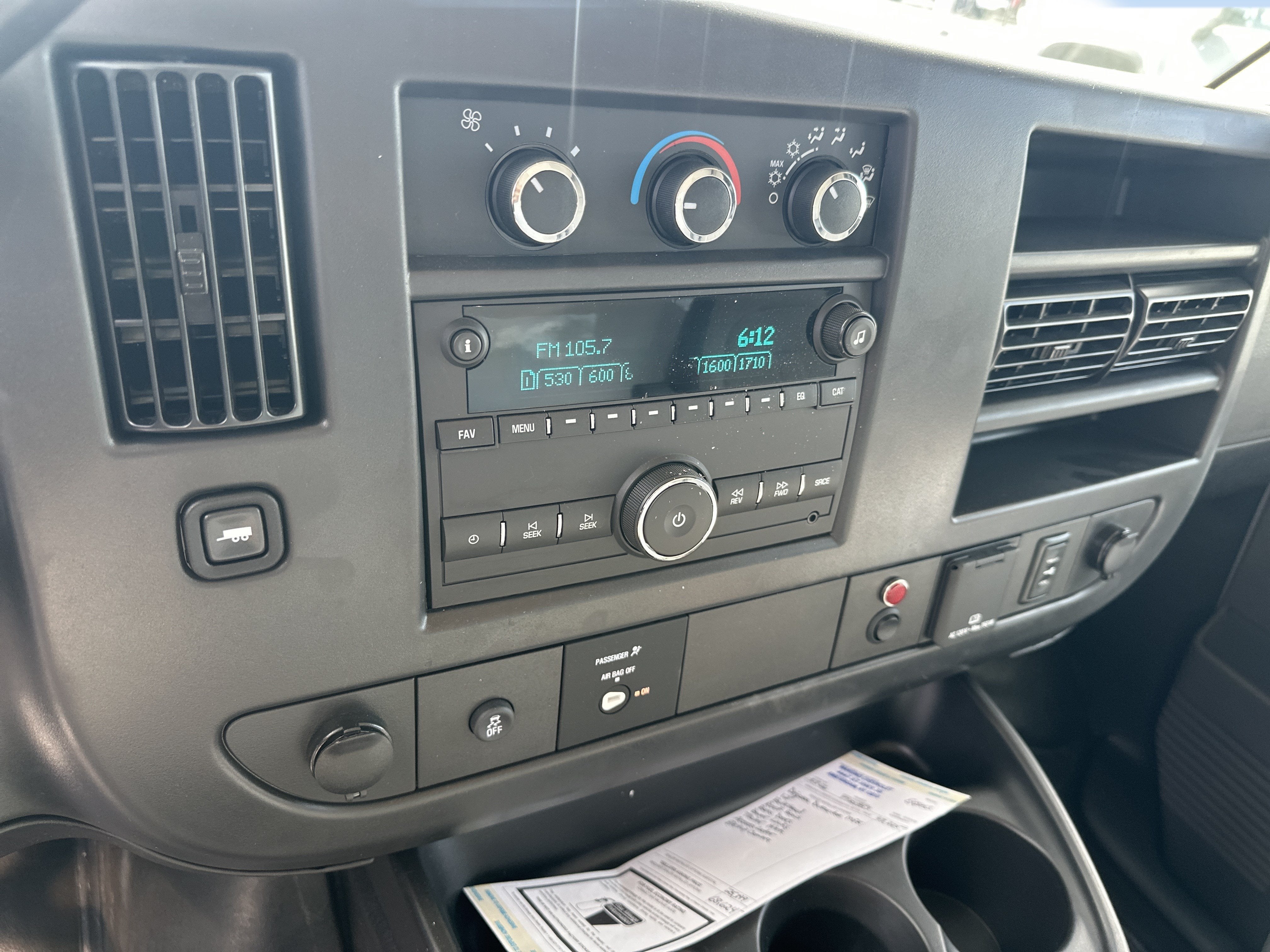 2026 Chevrolet Express Cutaway 3500 1WT