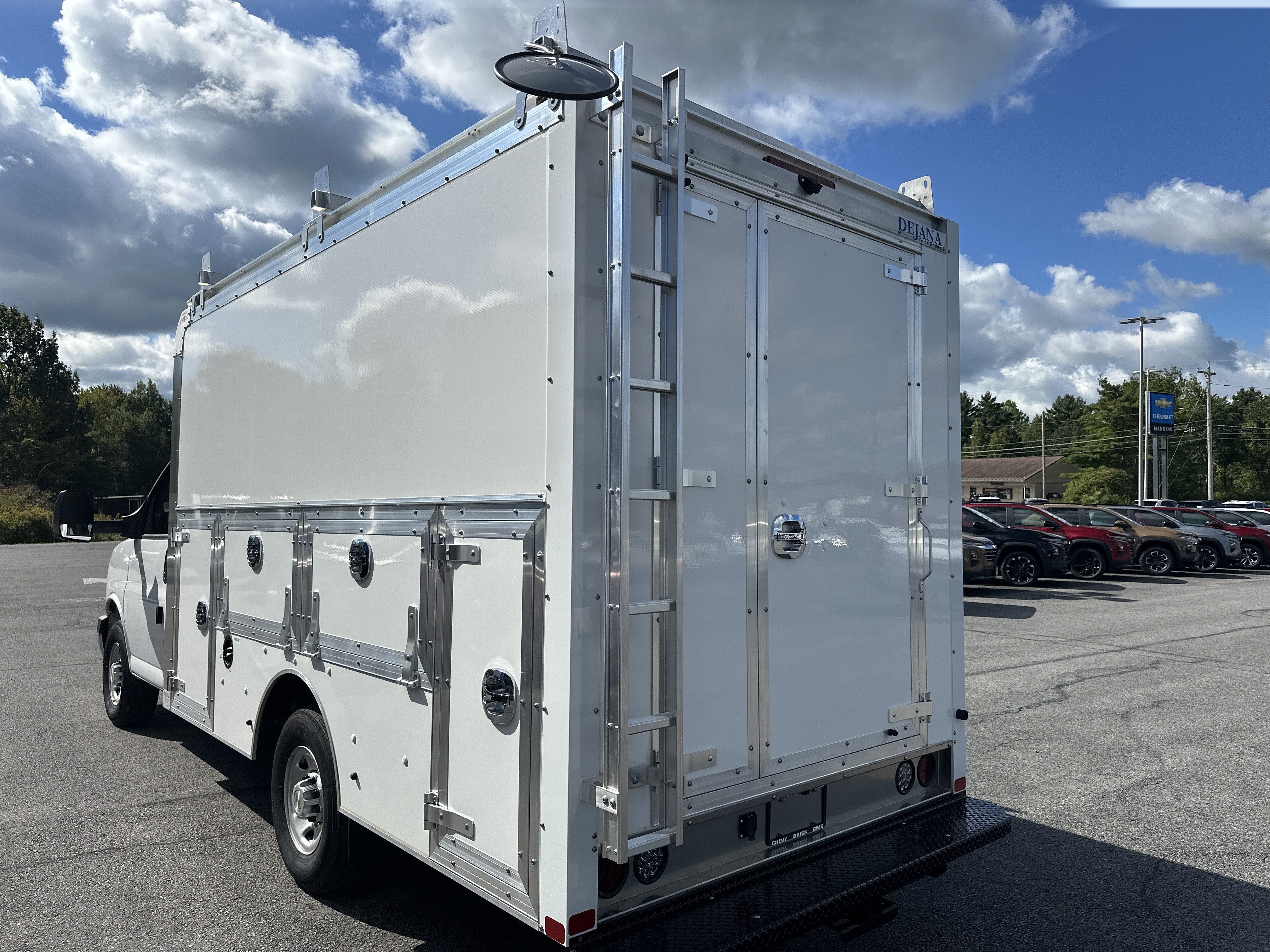 2026 Chevrolet Express Cutaway 3500 1WT