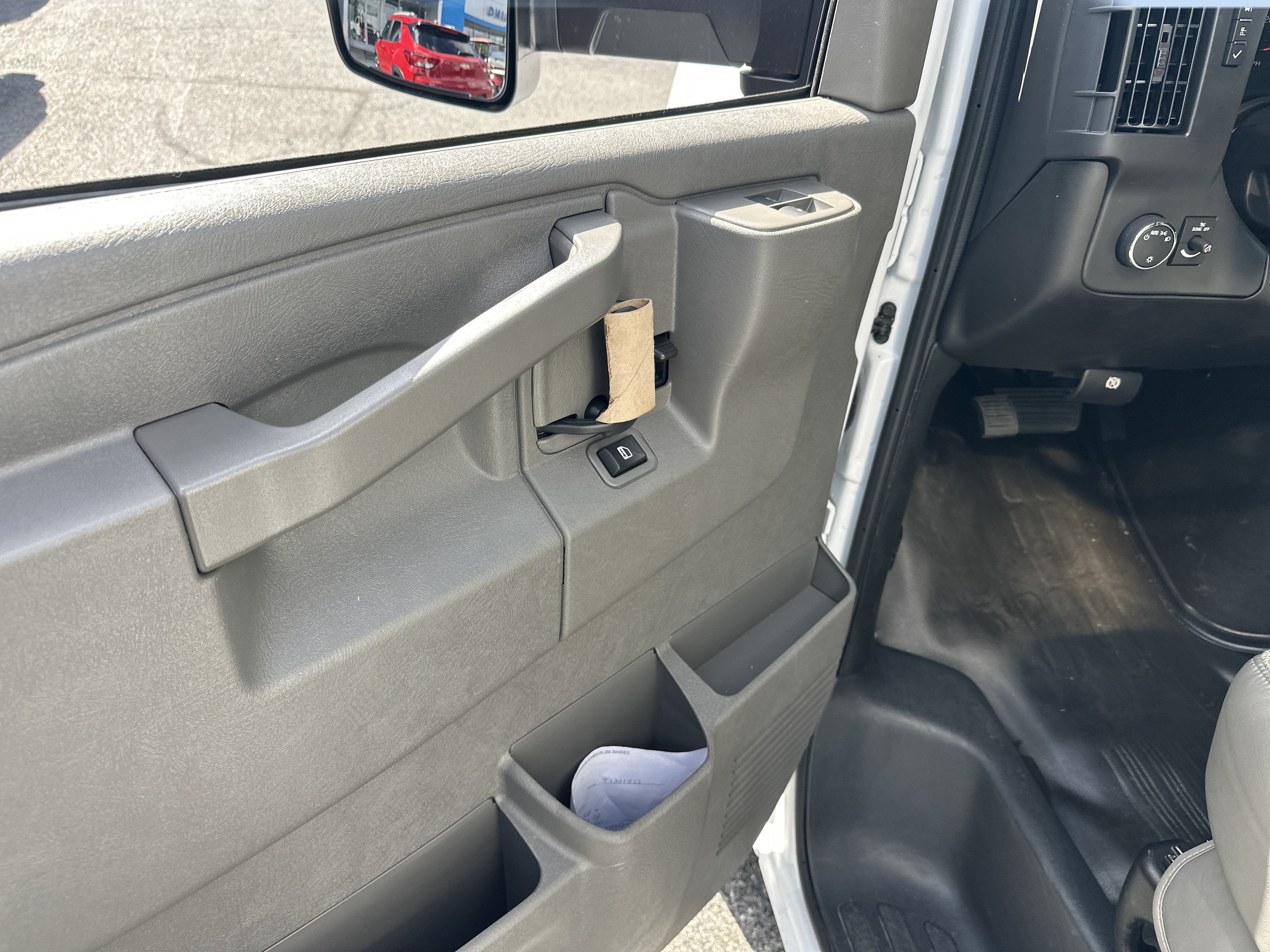 2026 Chevrolet Express Cutaway 3500 1WT