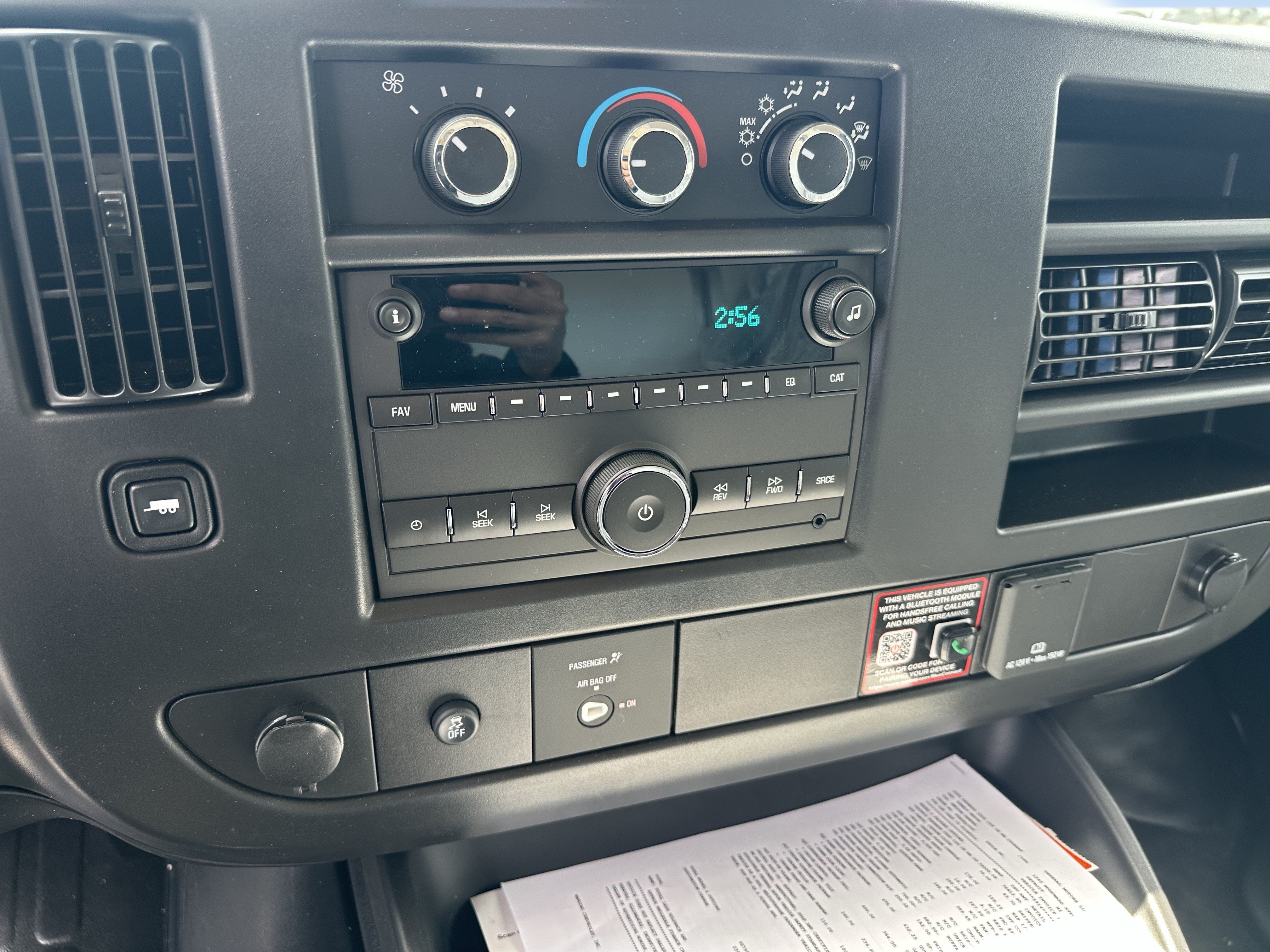 2026 Chevrolet Express Cutaway 3500 1WT