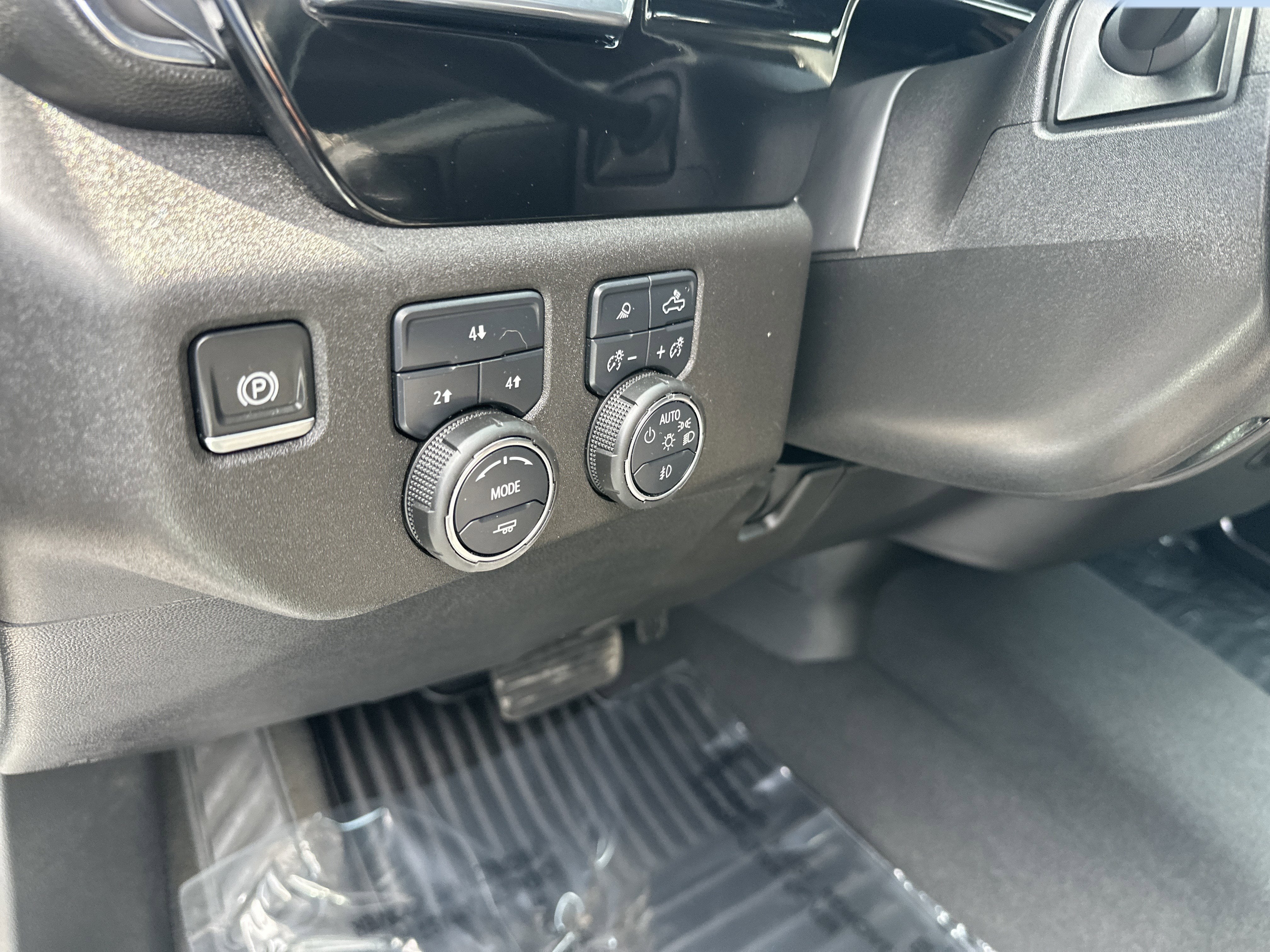2025 Chevrolet Silverado 3500 HD LT DRW