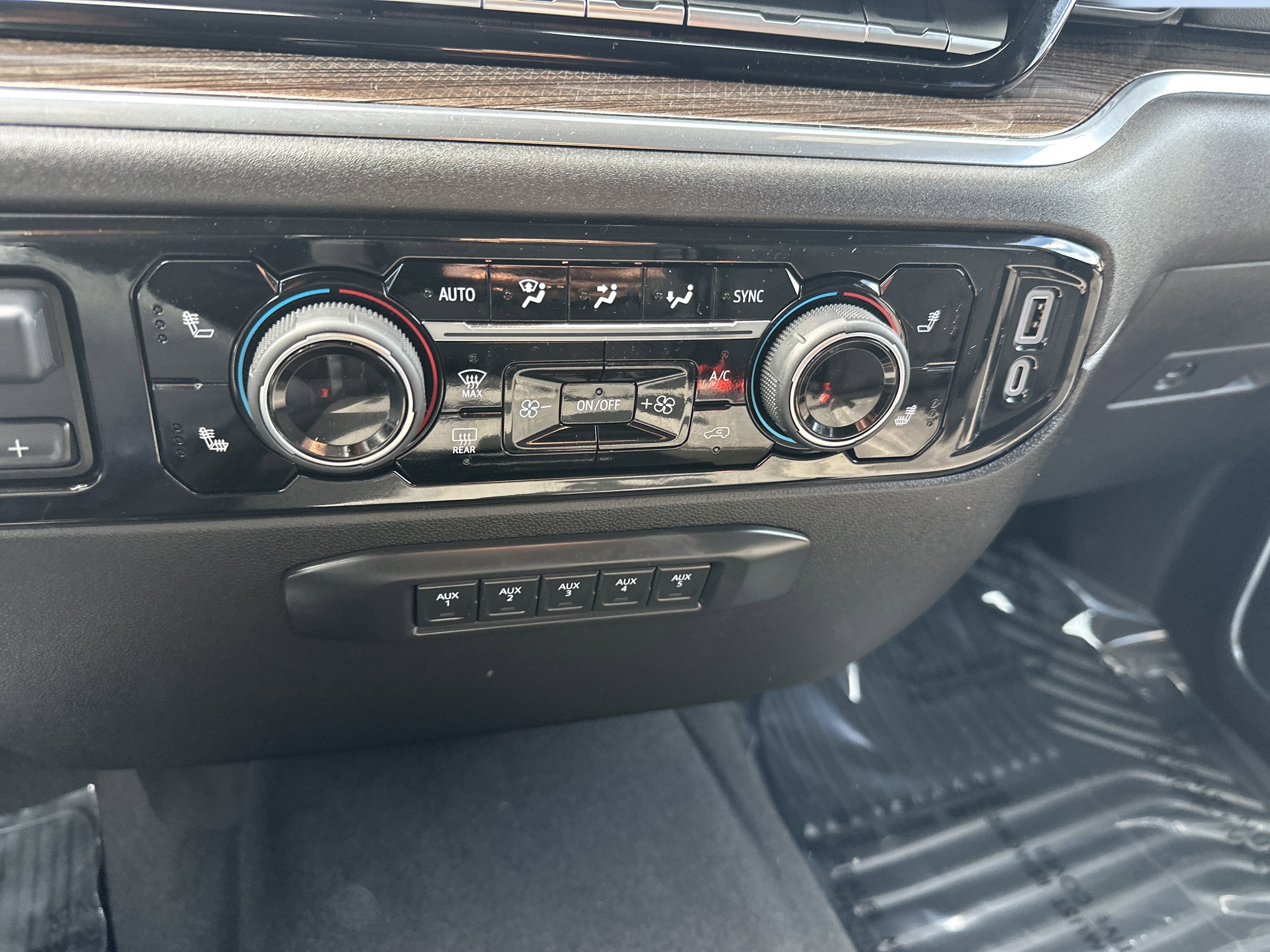 2025 Chevrolet Silverado 3500 HD LT DRW