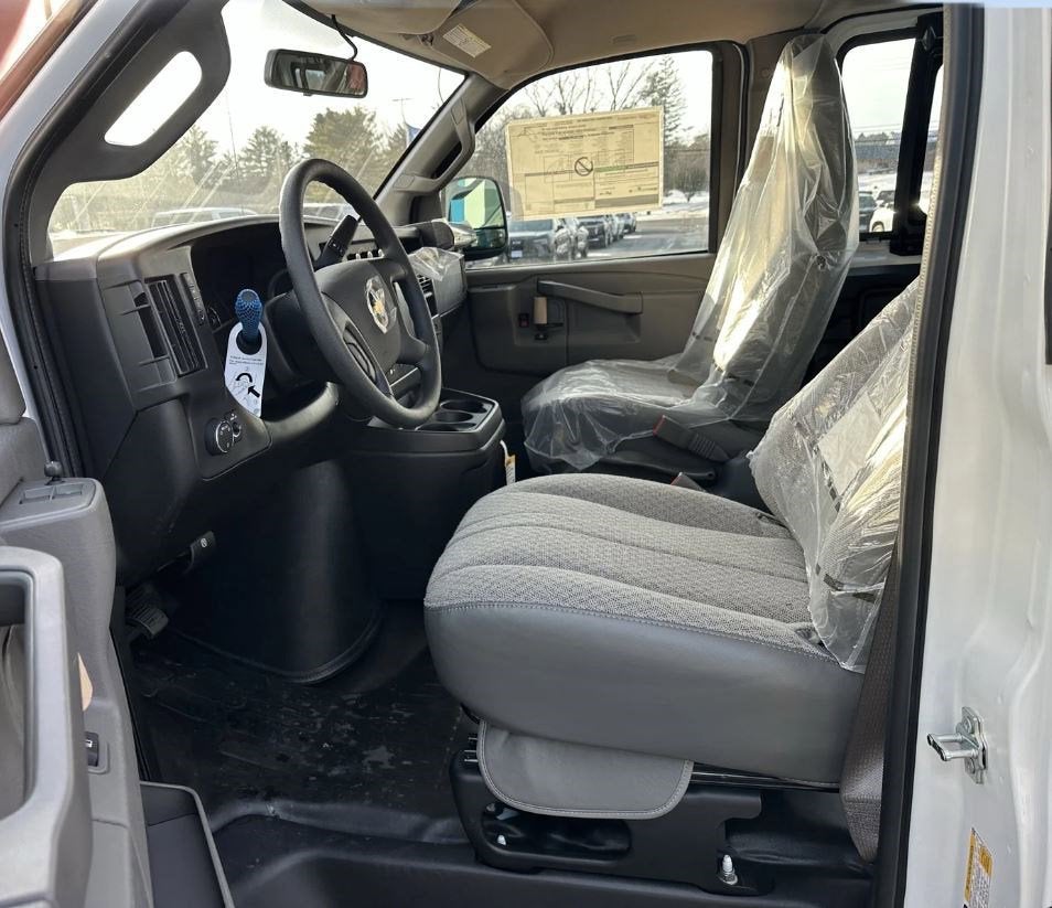 2025 Chevrolet Express Cargo 2500 WT