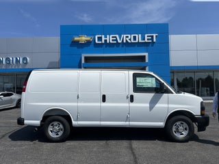 2025 Chevrolet Express Cargo WT