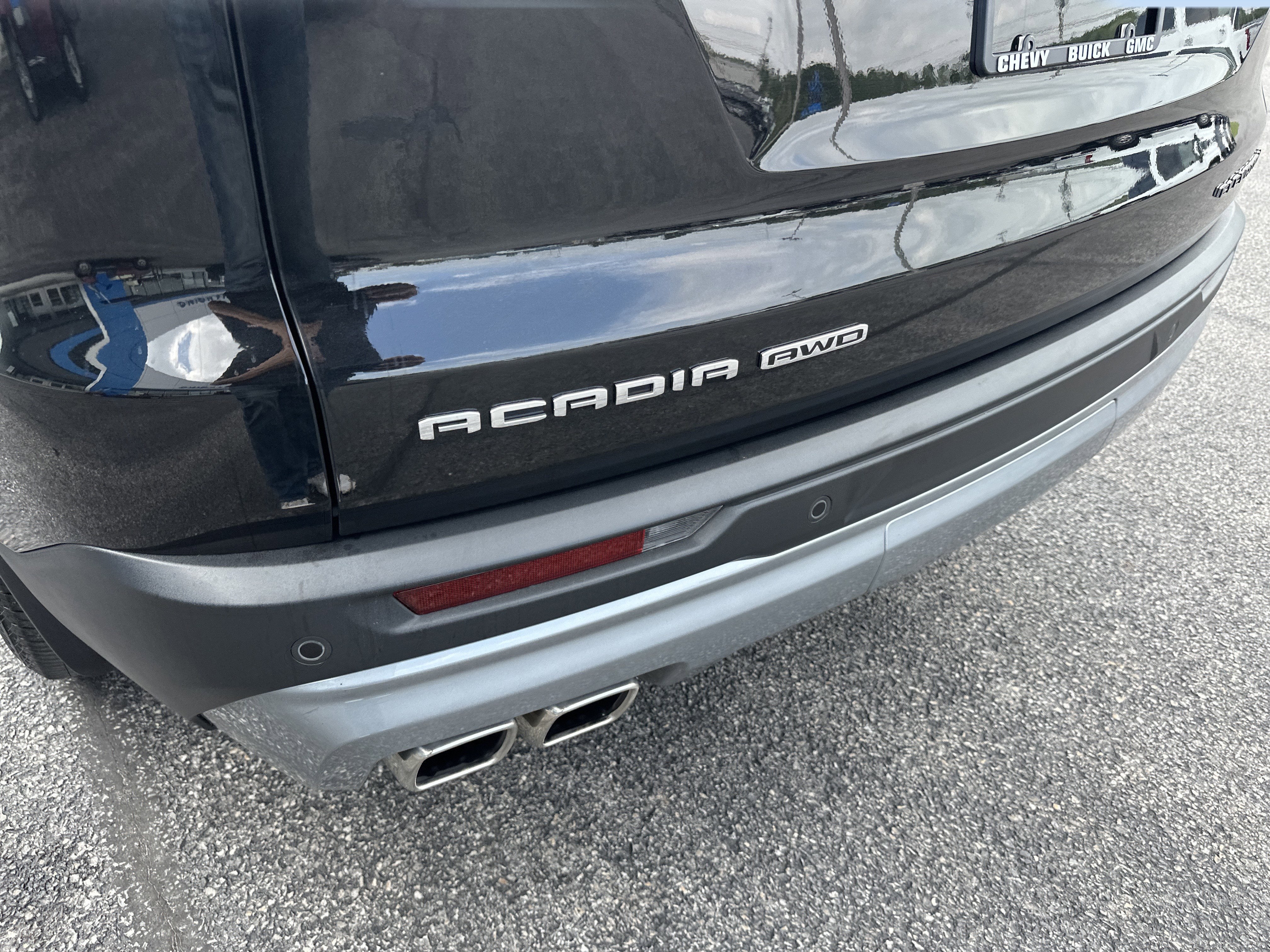 2025 GMC Acadia Elevation