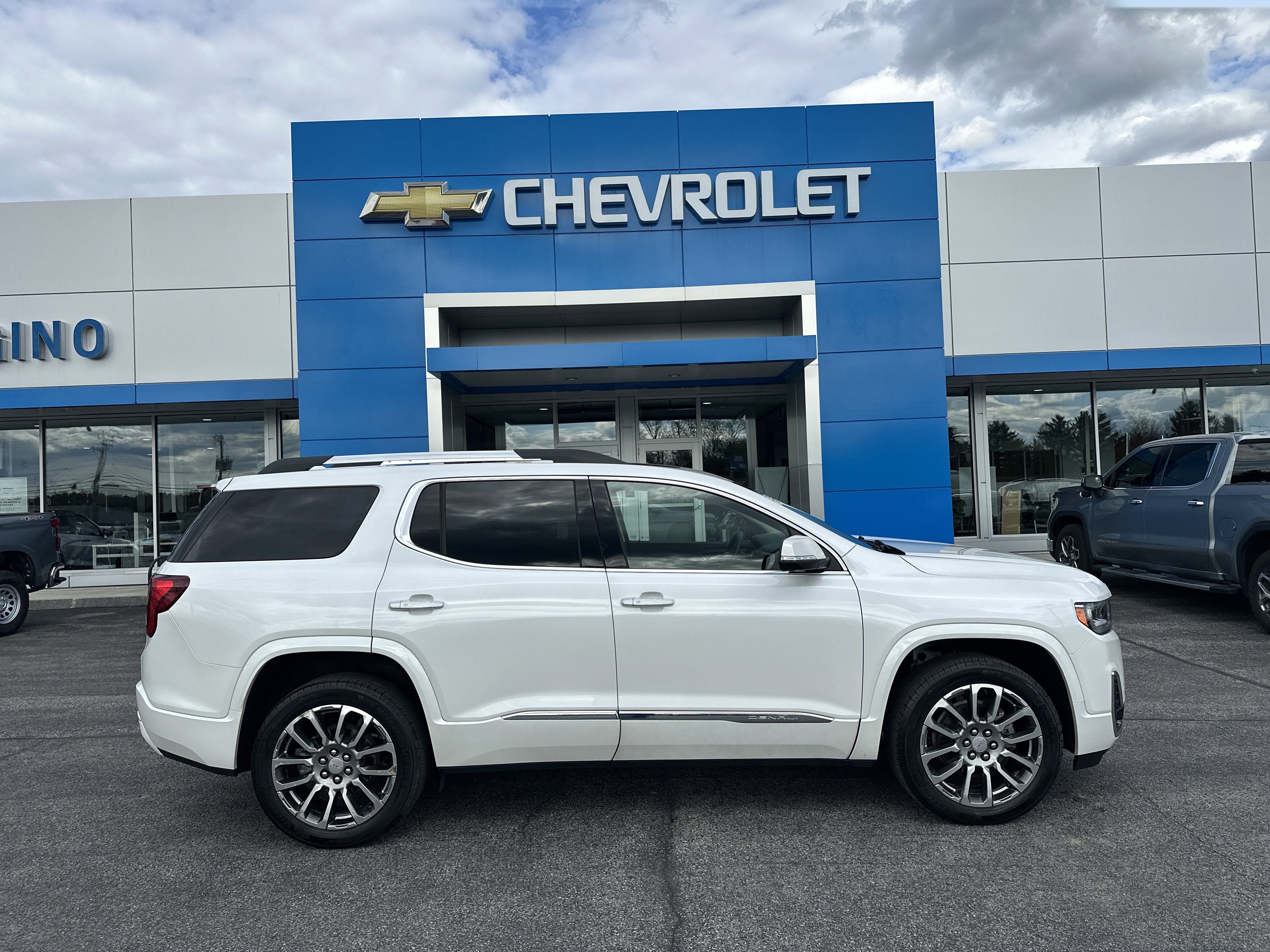 2023 GMC Acadia Denali AWD's photo