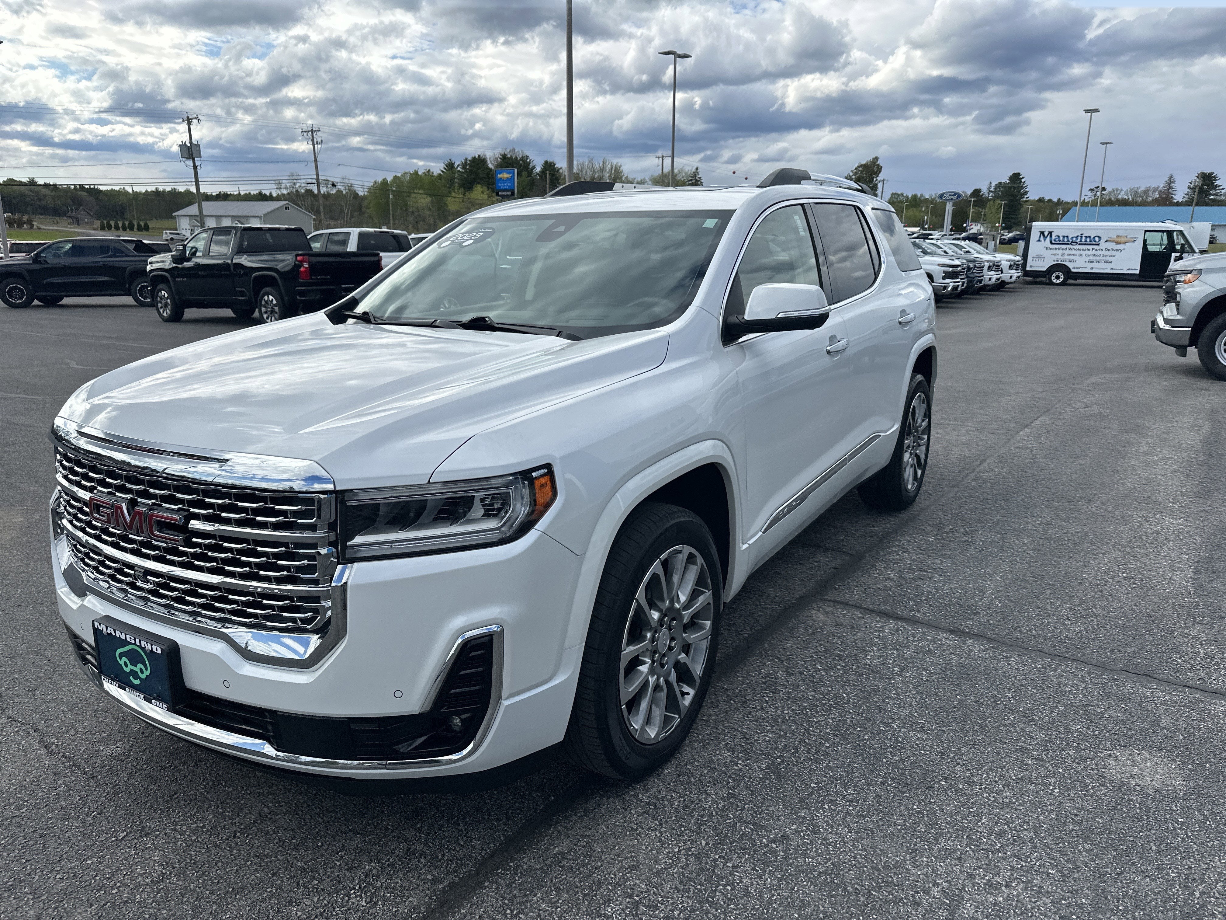 2023 GMC Acadia Denali