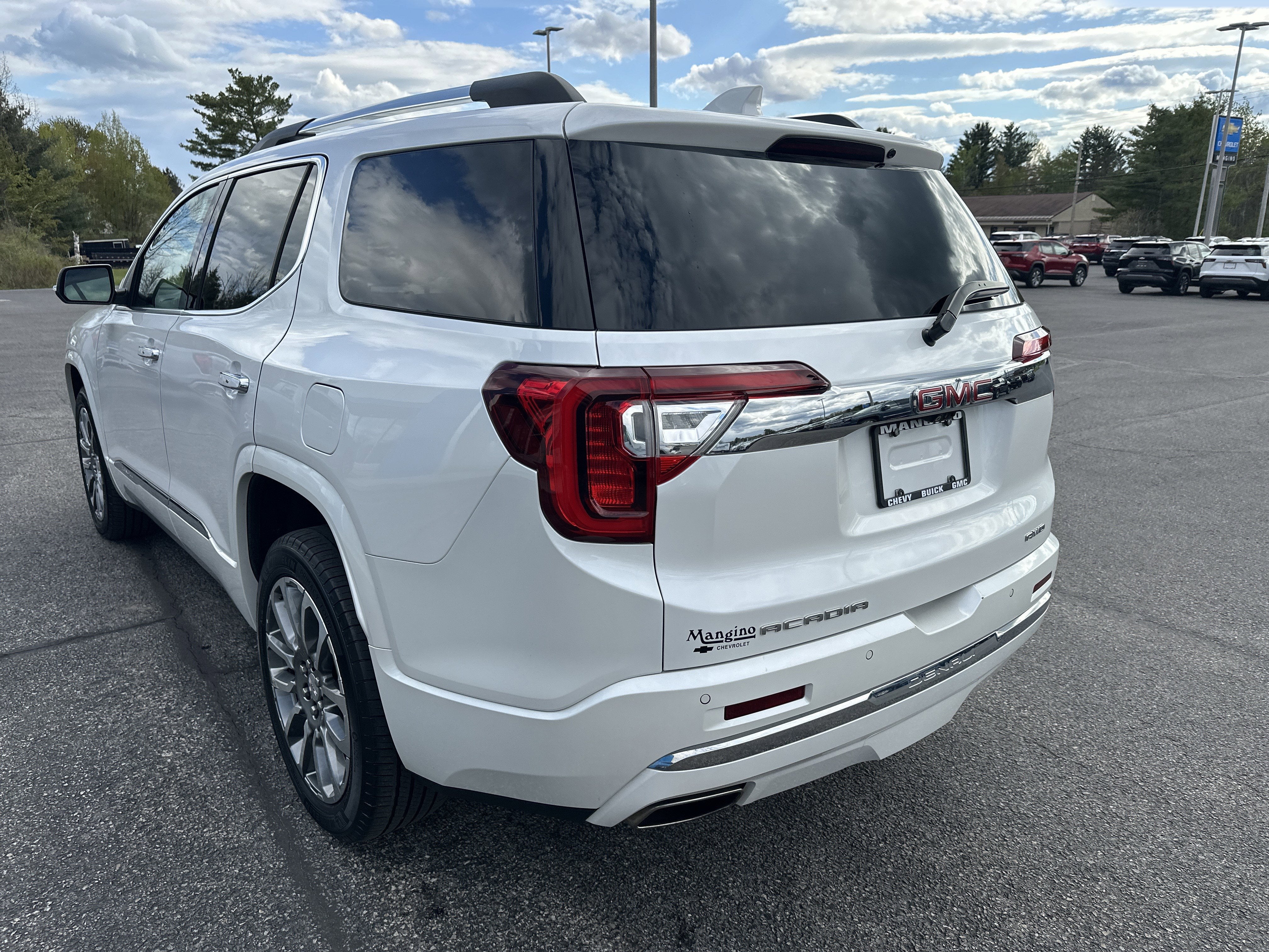 2023 GMC Acadia Denali