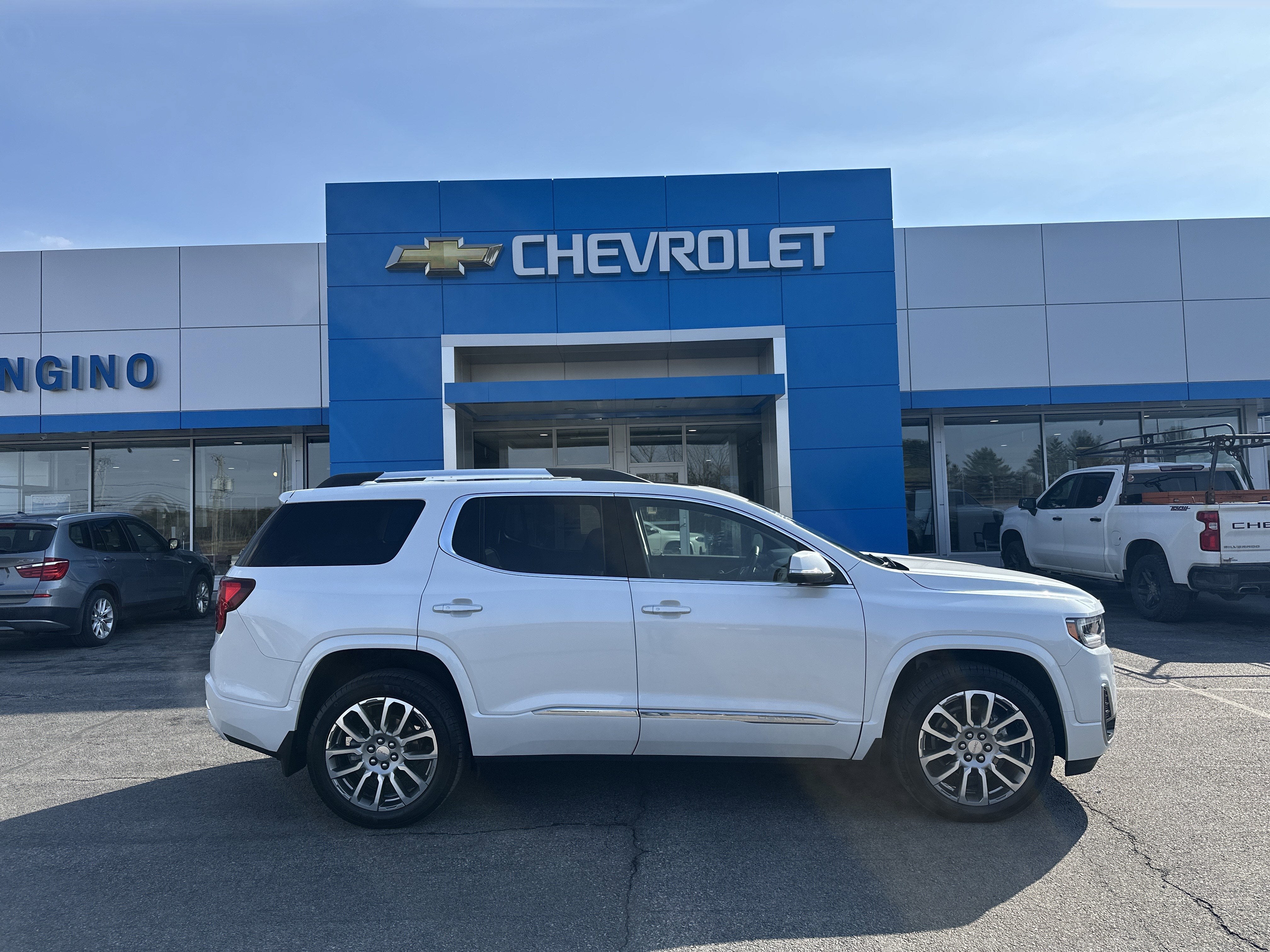 2023 GMC Acadia Denali