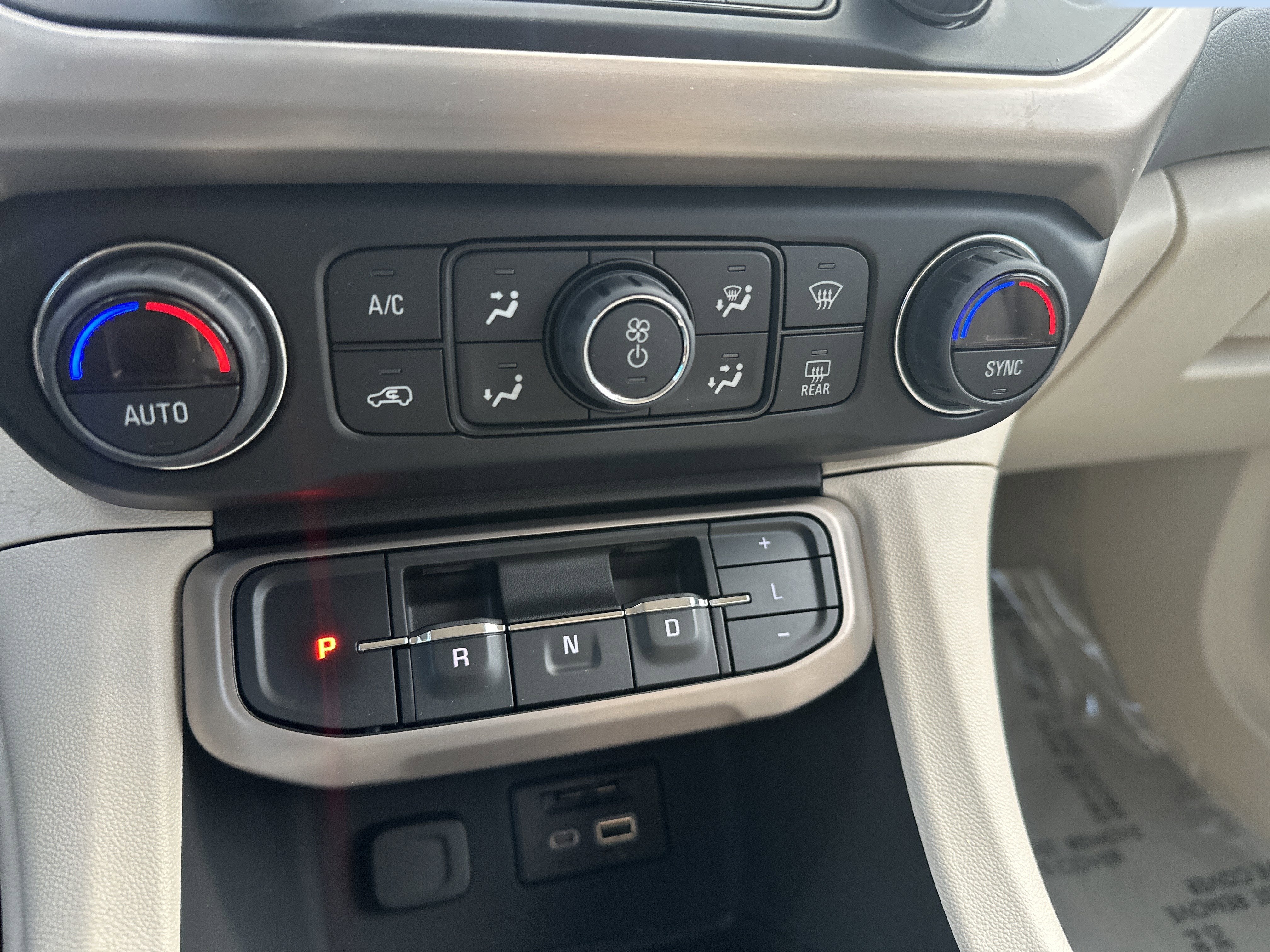 2022 GMC Acadia Denali