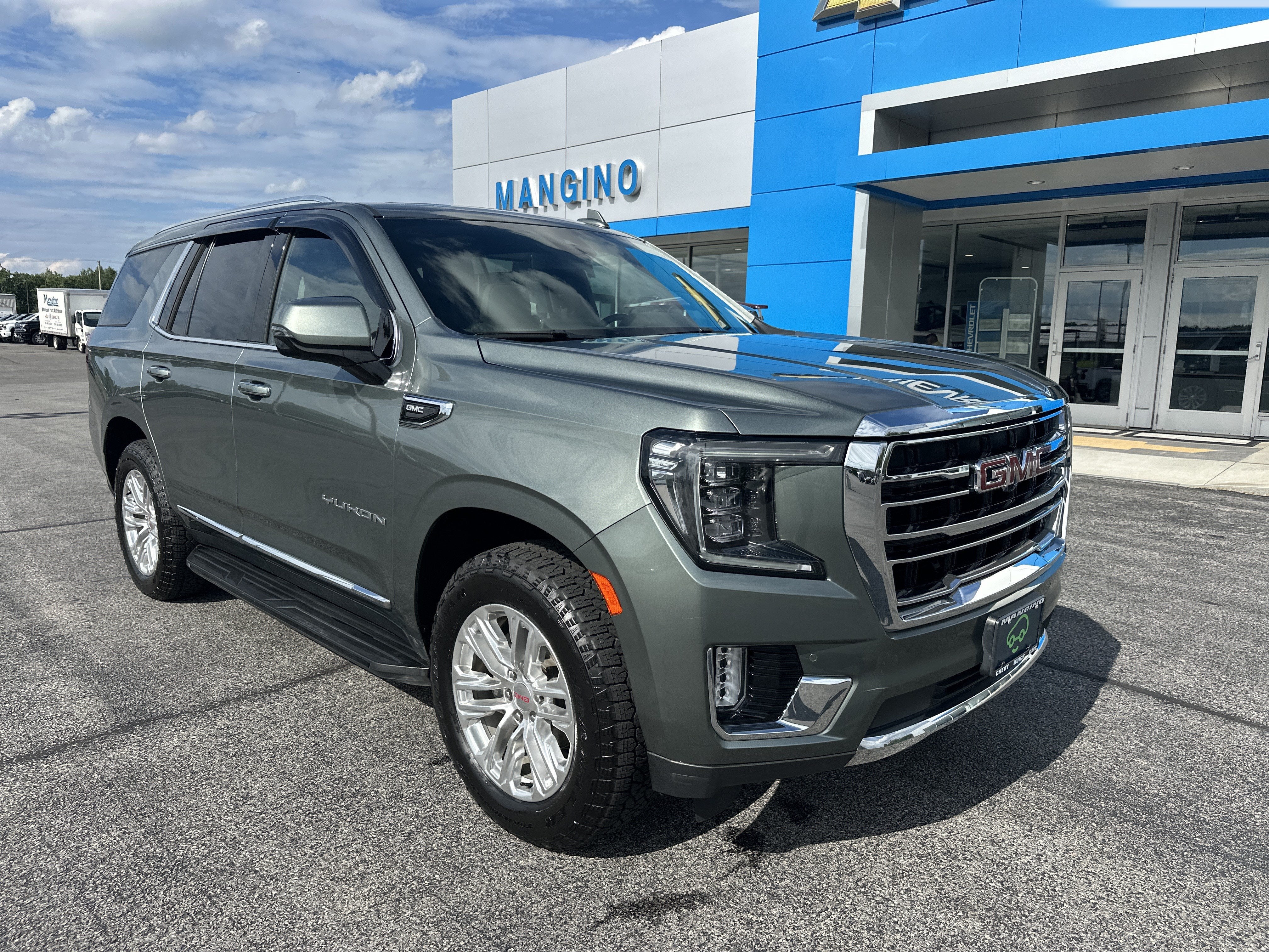 2023 GMC Yukon SLT