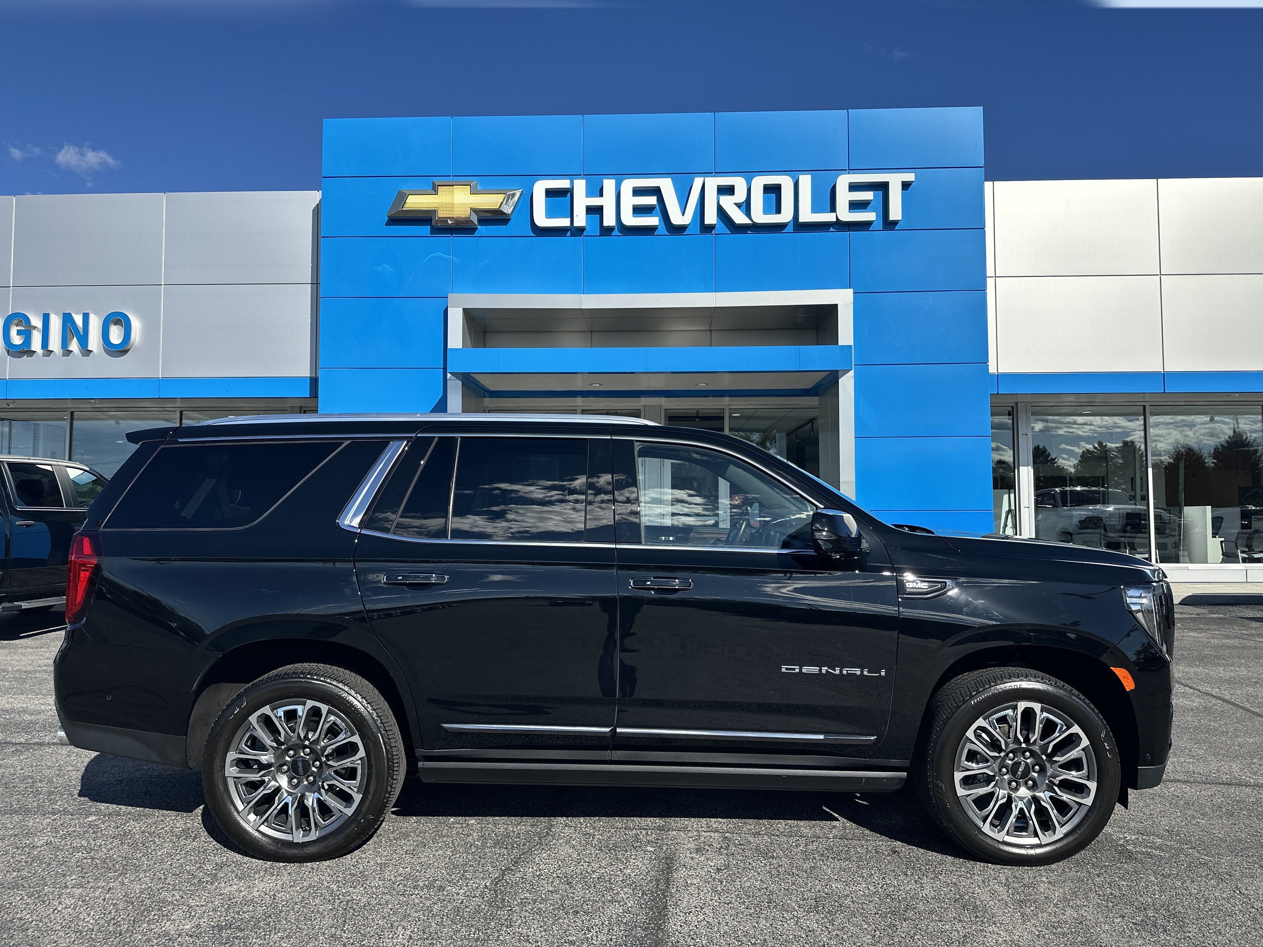 2023 GMC Yukon Denali Ultimate