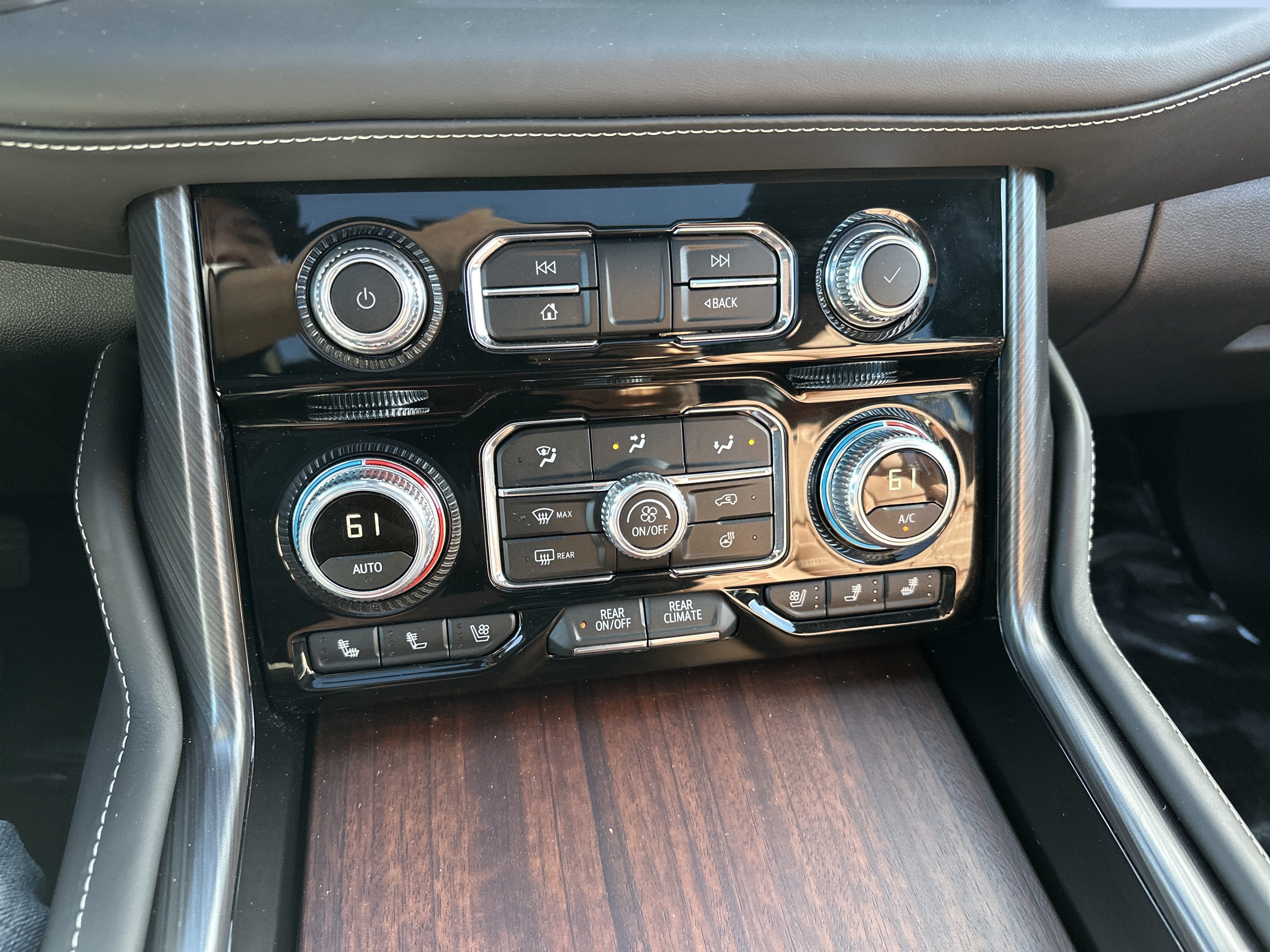 2023 GMC Yukon Denali Ultimate