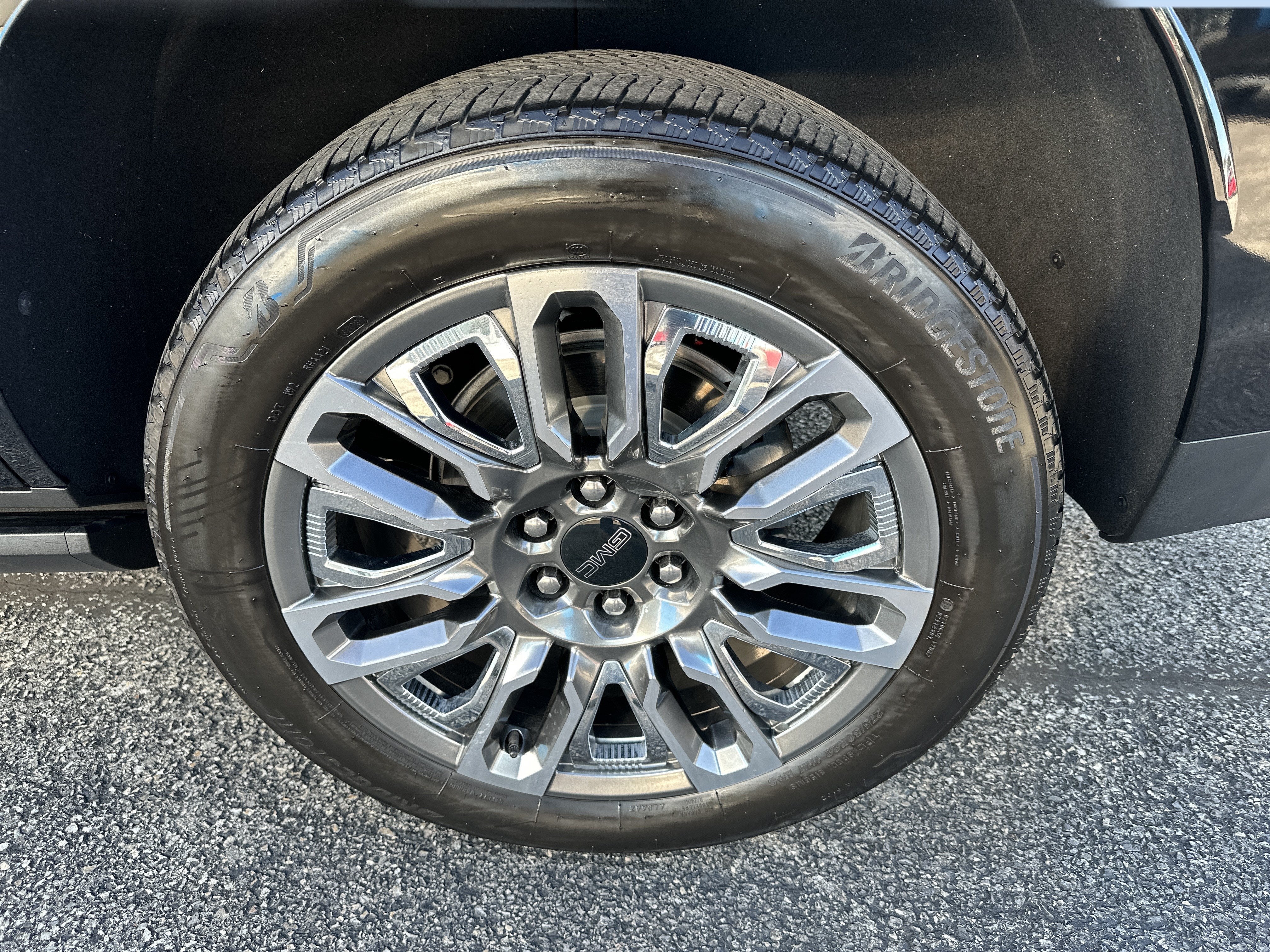 2023 GMC Yukon Denali Ultimate