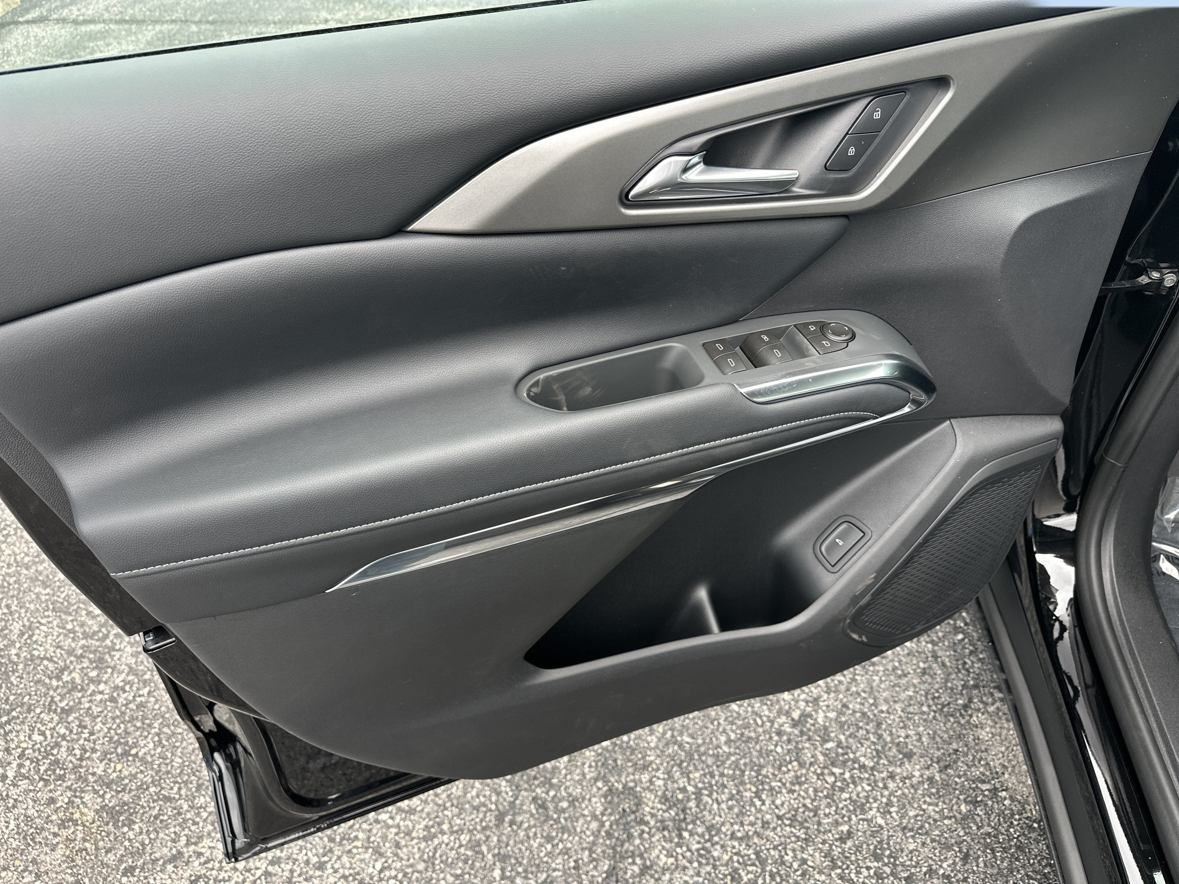 2026 Chevrolet Traverse LT - Photo 8