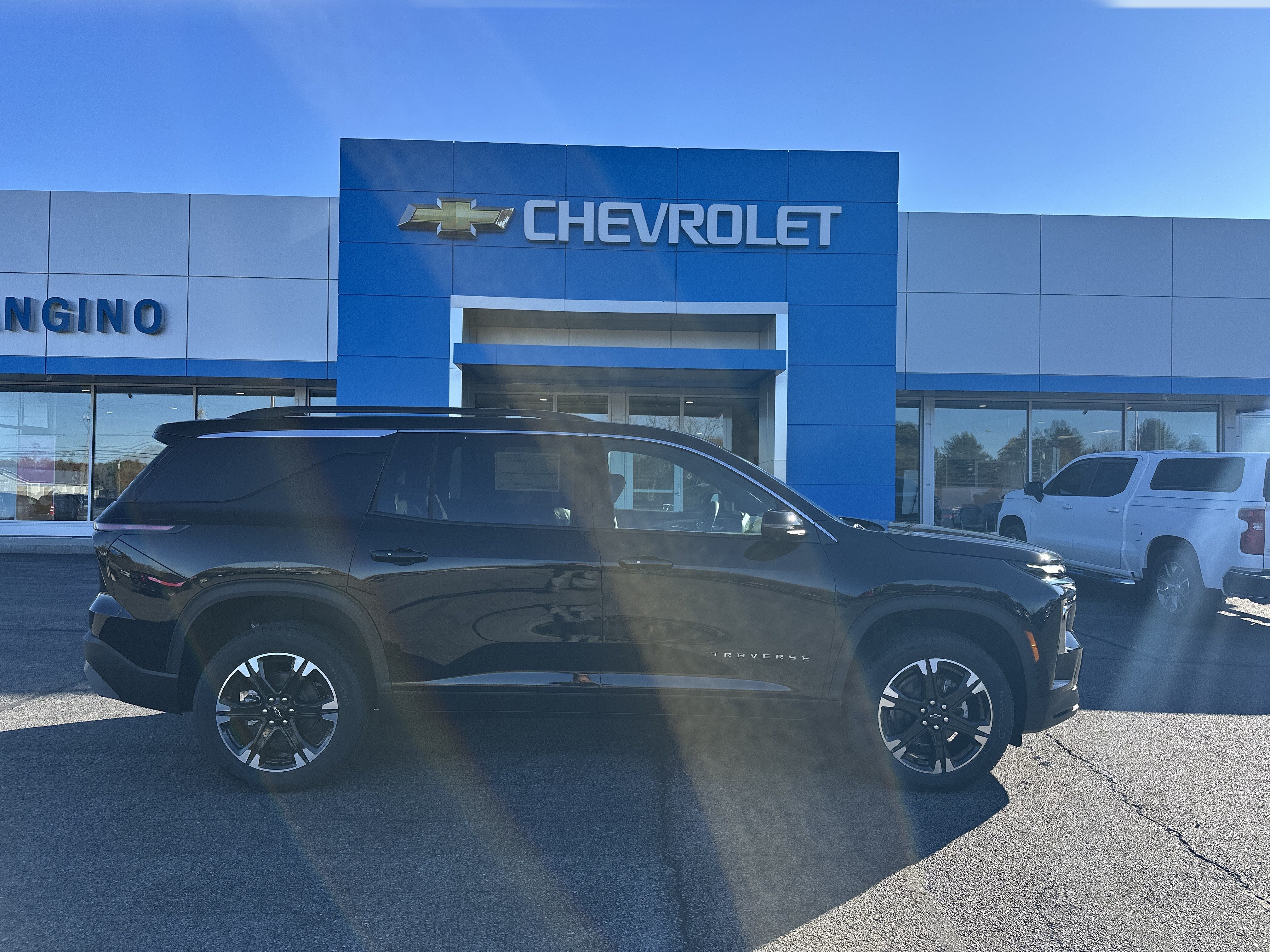 2027 Chevrolet Traverse LT