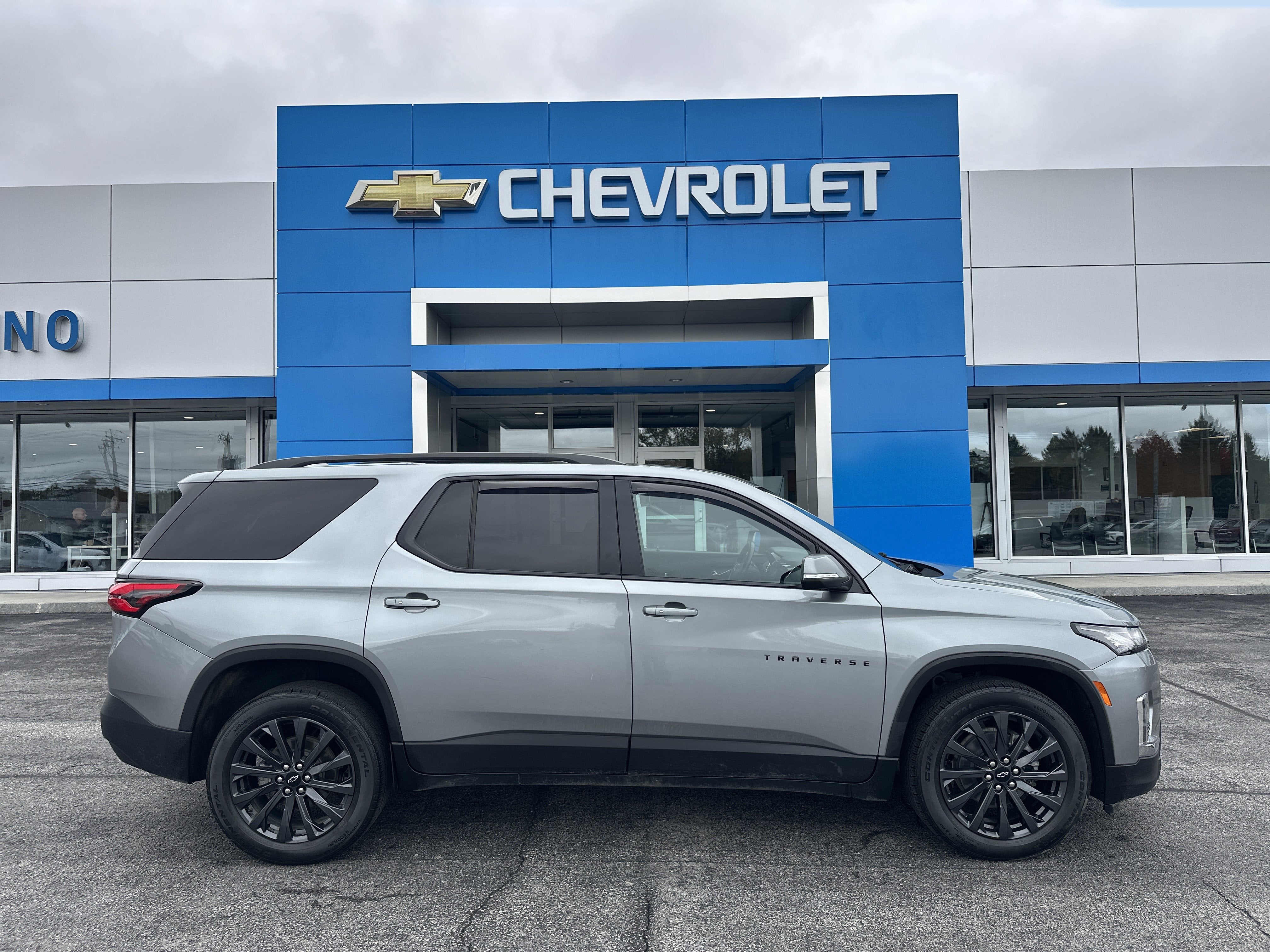2023 Chevrolet Traverse RS