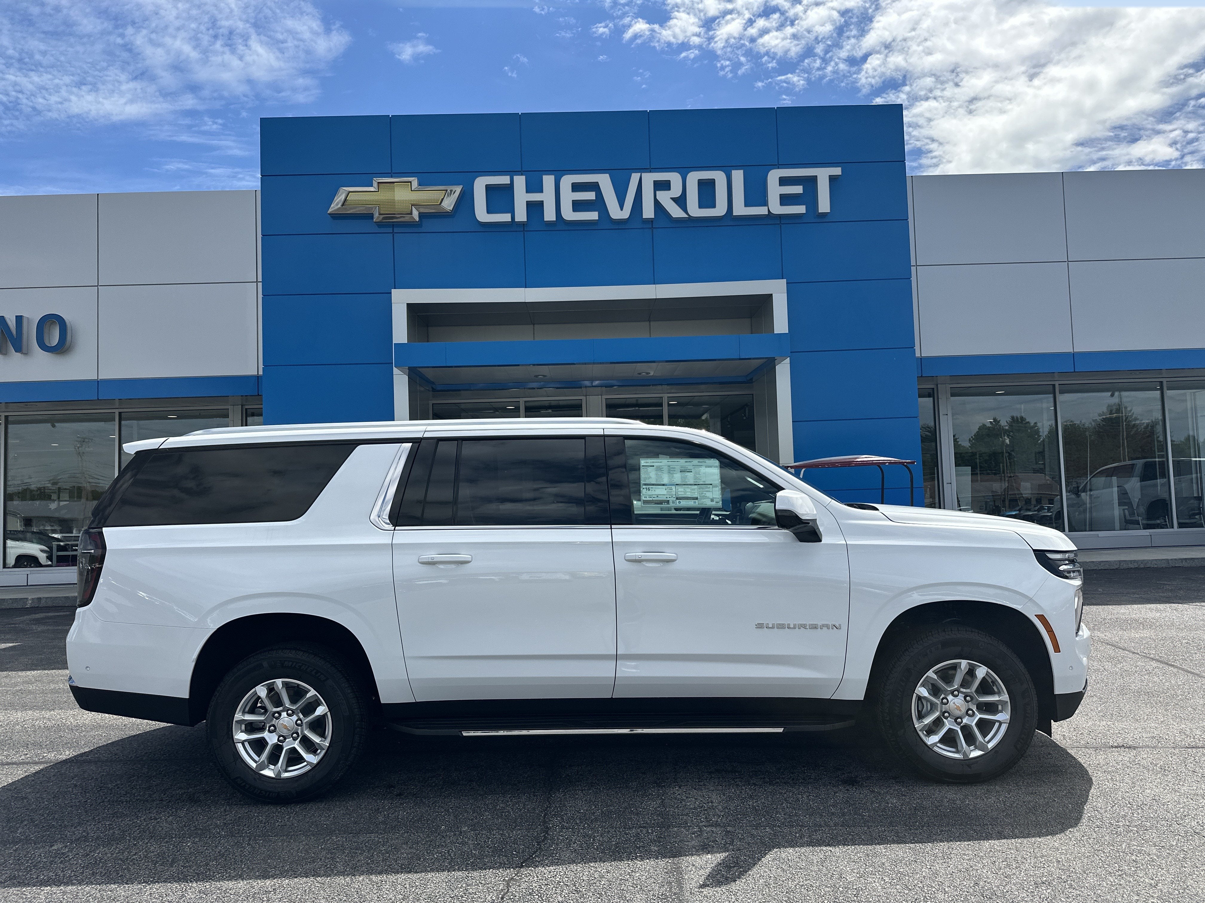 2026 Chevrolet Suburban LT