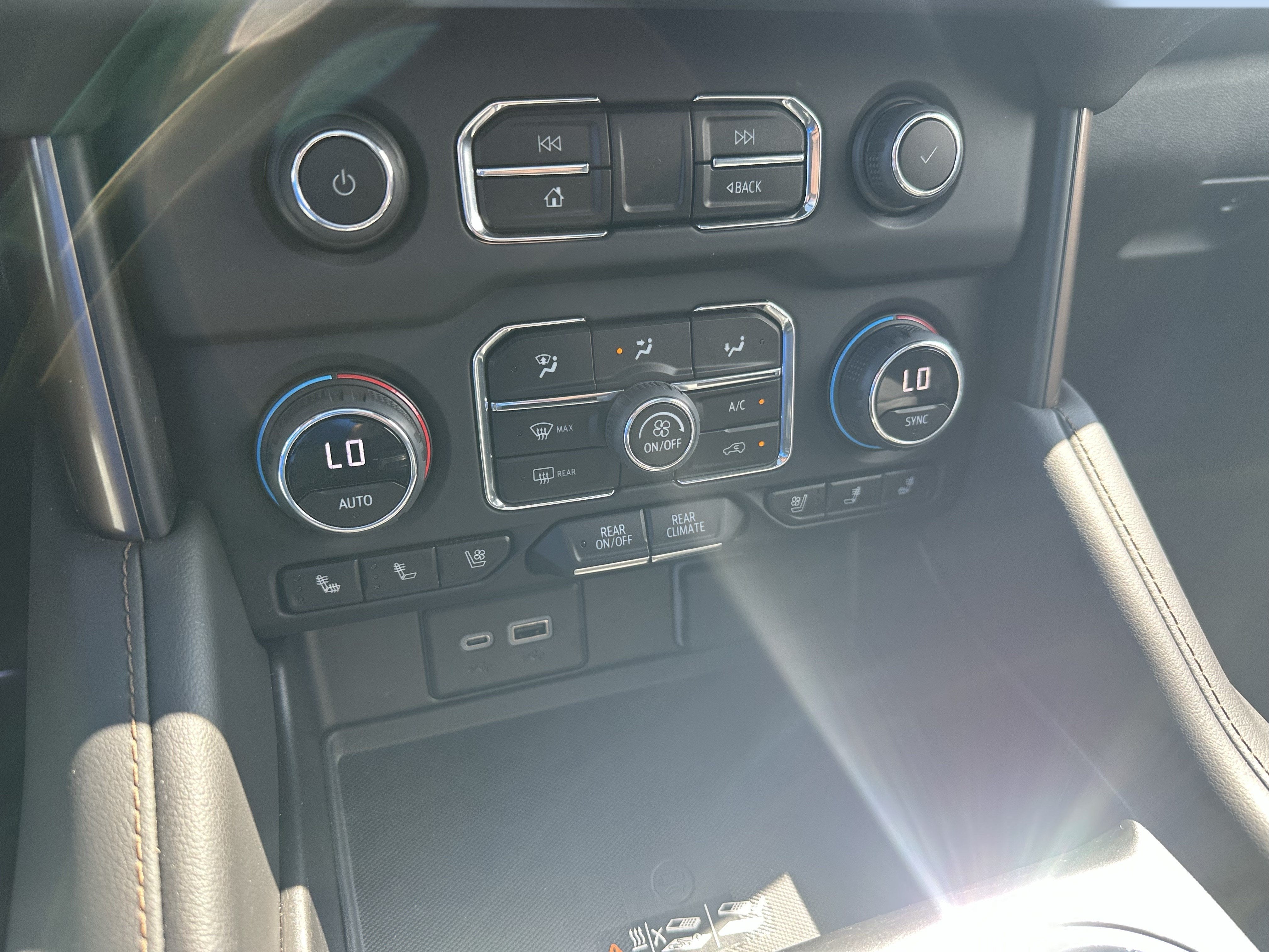 2023 Chevrolet Suburban High Country