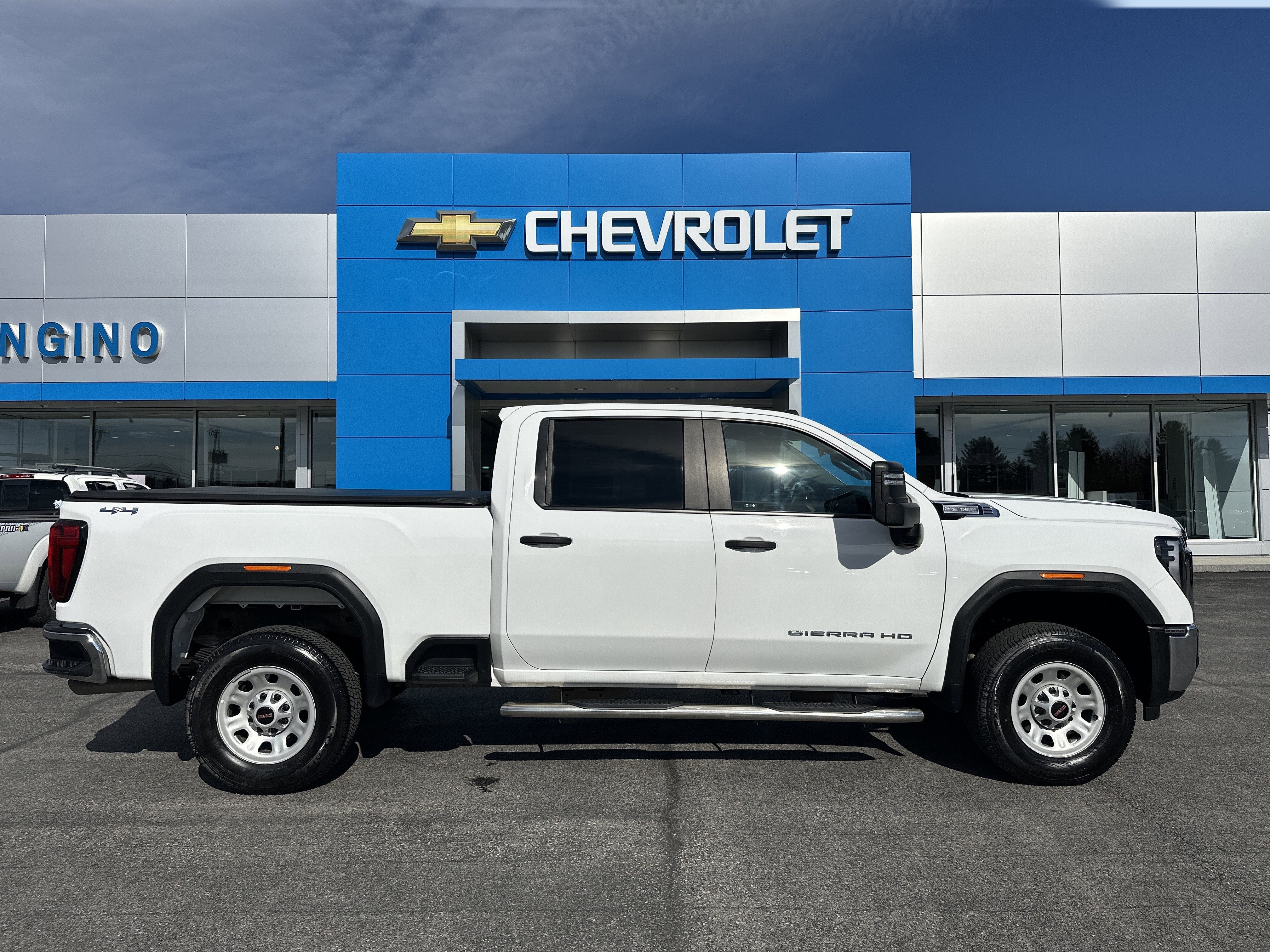 2024 GMC Sierra 2500 HD Pro