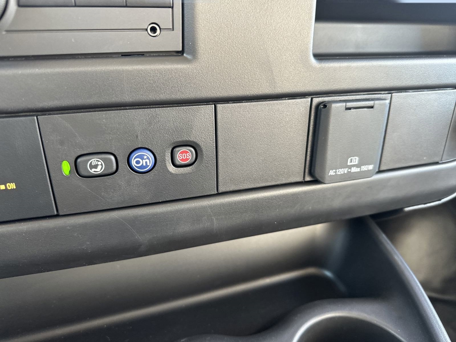 2024 Chevrolet Express Cutaway 3500 1WT