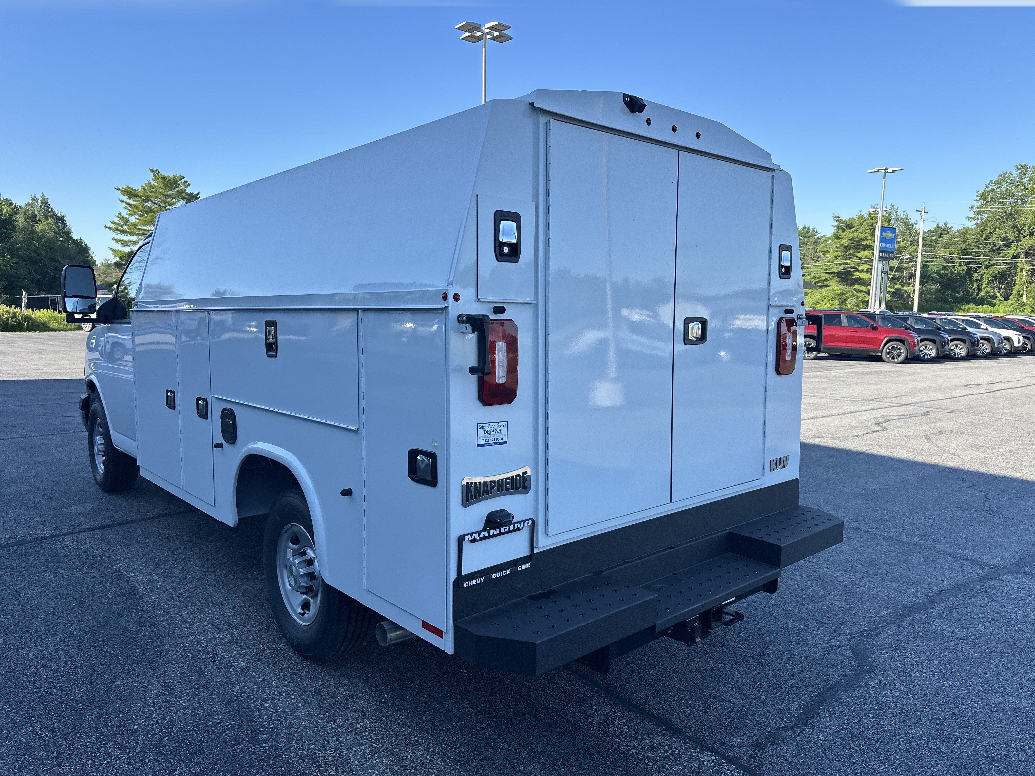2026 Chevrolet Express Cutaway 3500 1WT