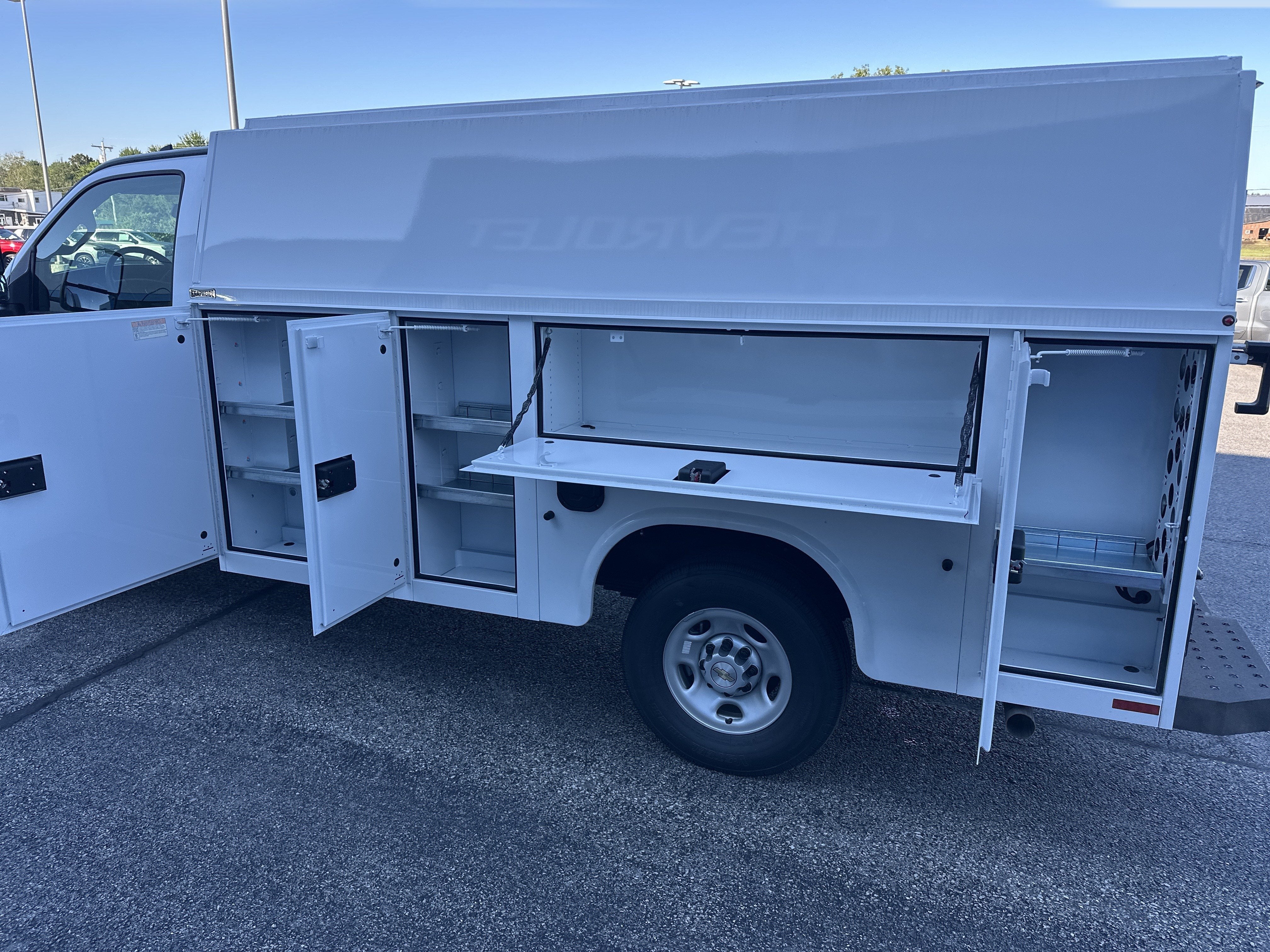 2026 Chevrolet Express Cutaway 3500 1WT