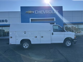 2026 Chevrolet Express Cutaway 3500 1WT