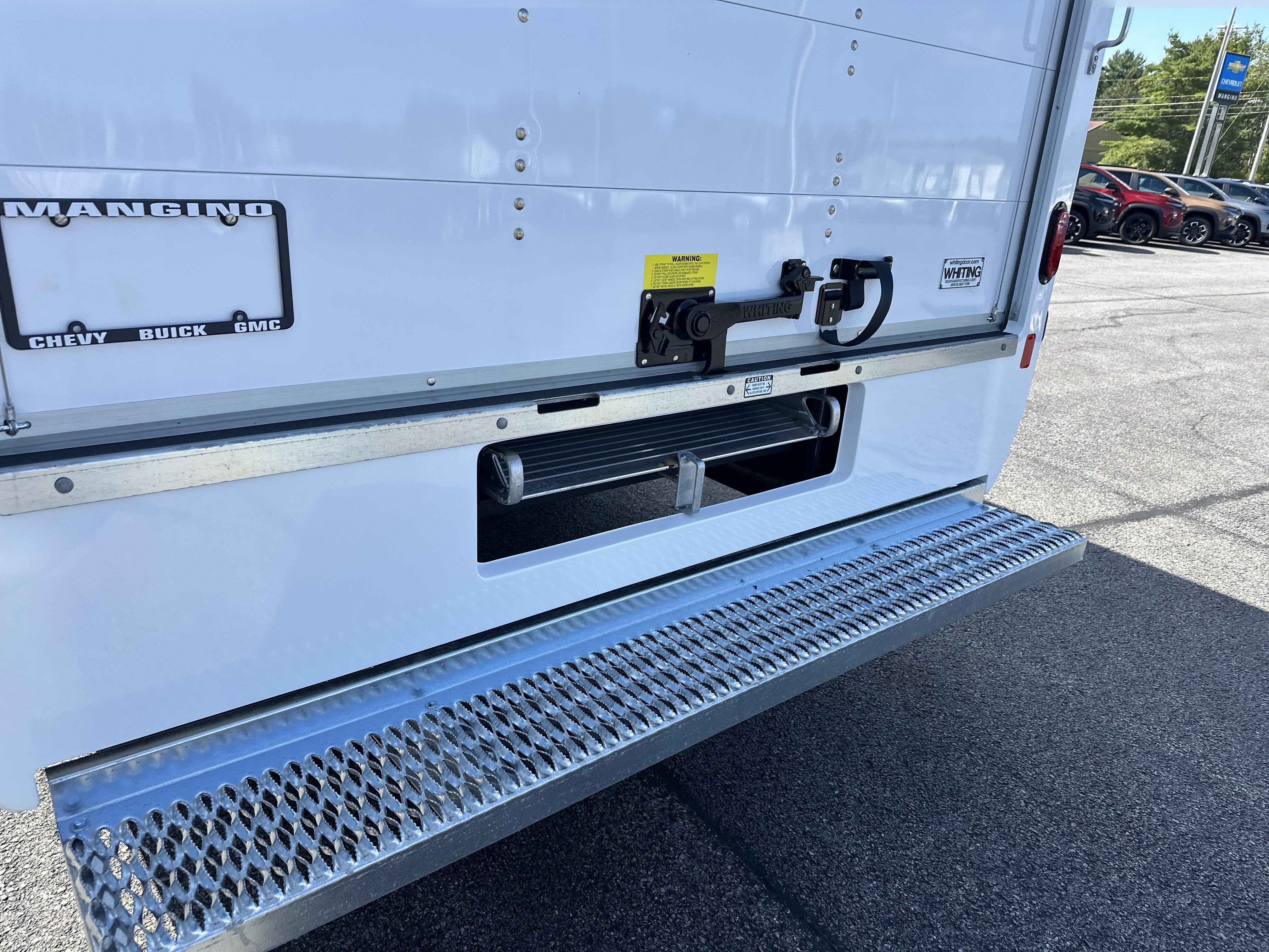2026 Chevrolet Express Cutaway 3500 1WT
