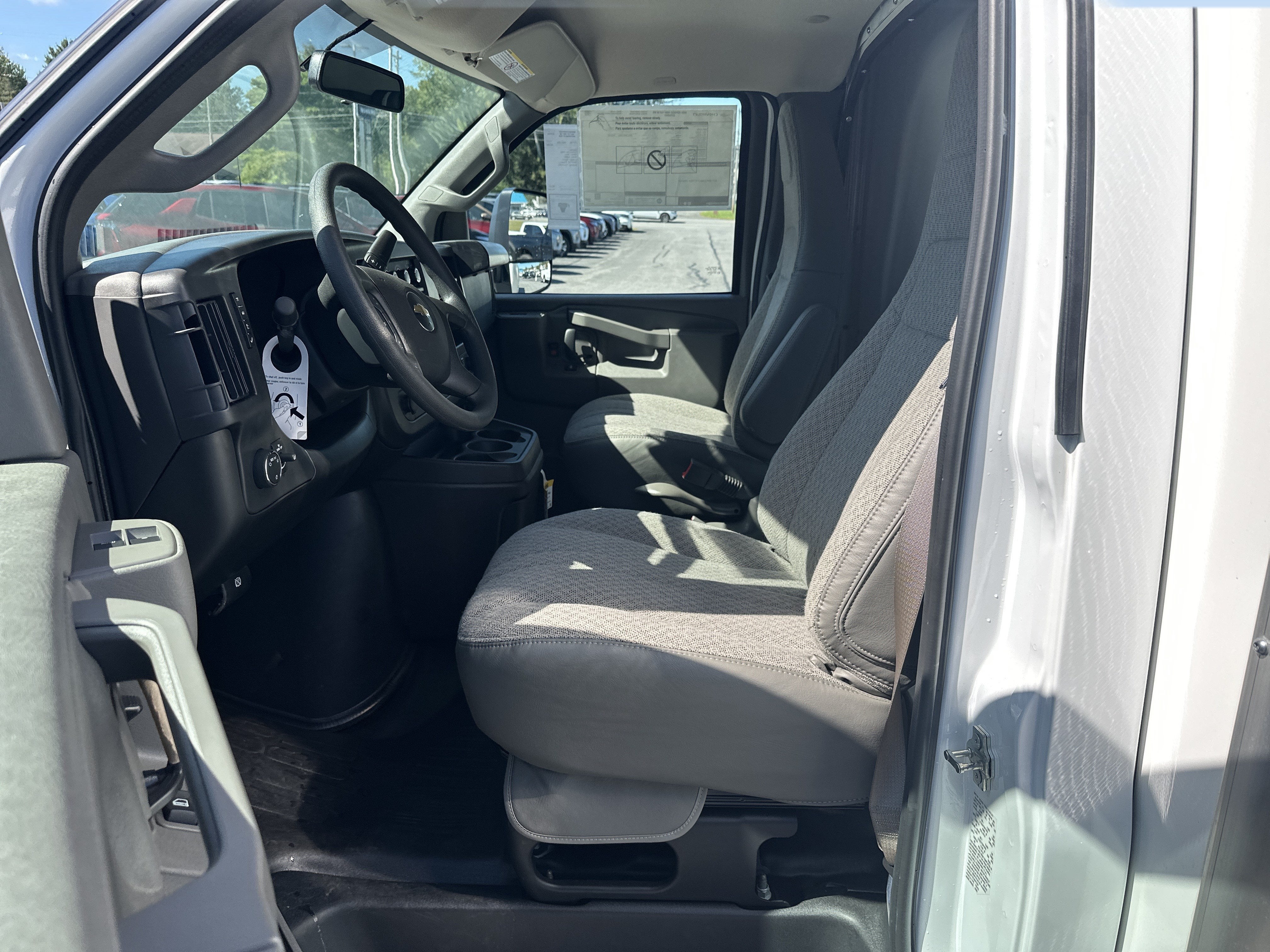 2026 Chevrolet Express Cutaway 4500 2WT