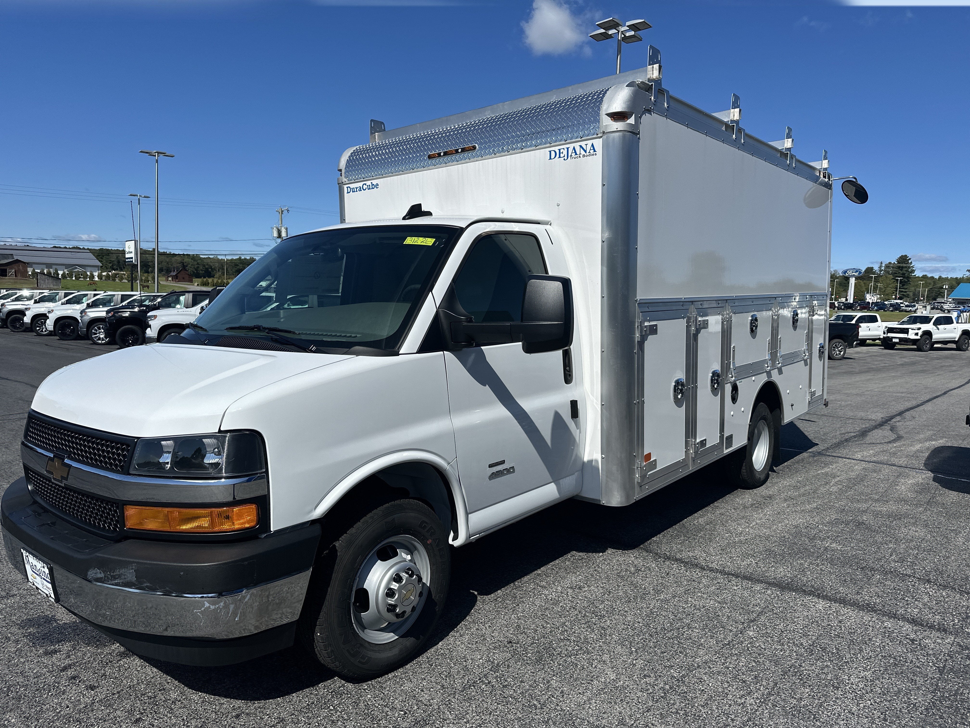 2026 Chevrolet Express Cutaway 4500 2WT