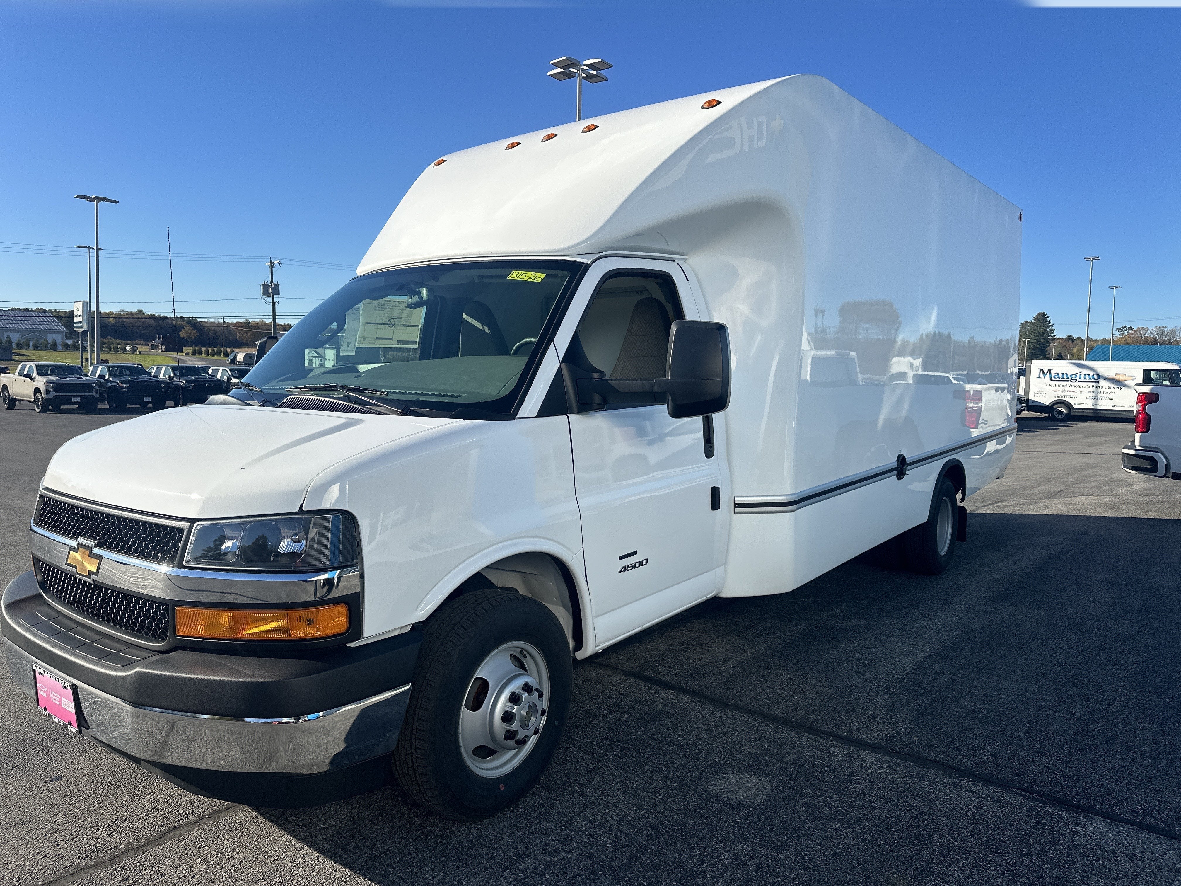 2026 Chevrolet Express Cutaway 4500 2WT