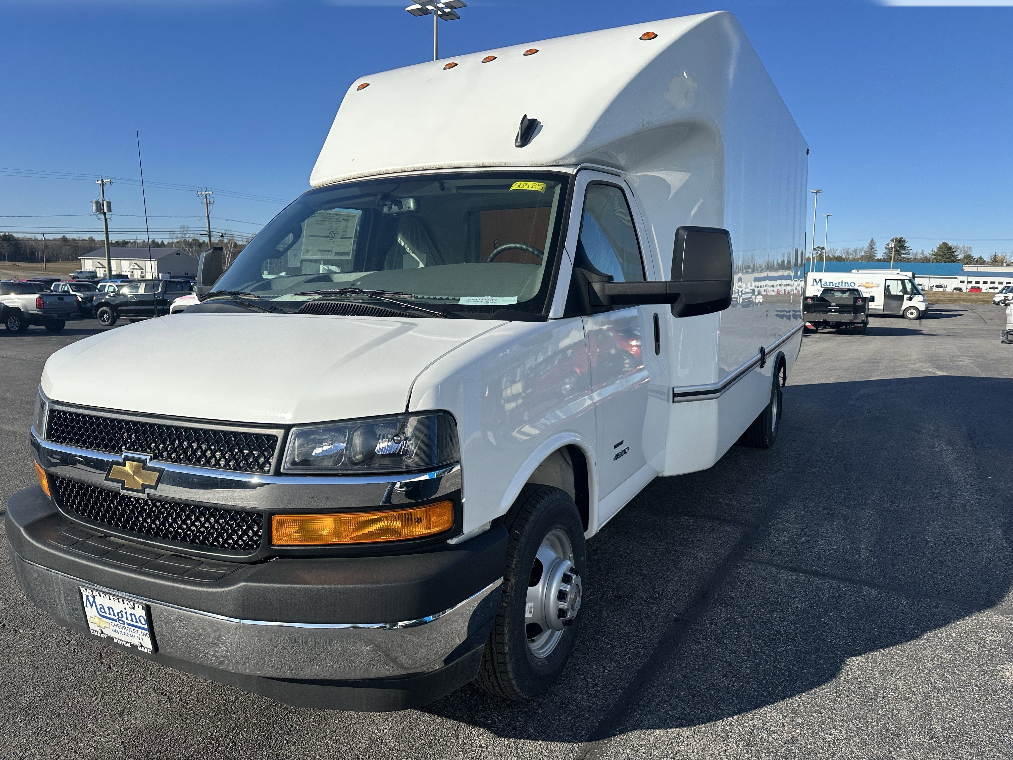 2025 Chevrolet Express Cutaway 4500 2WT
