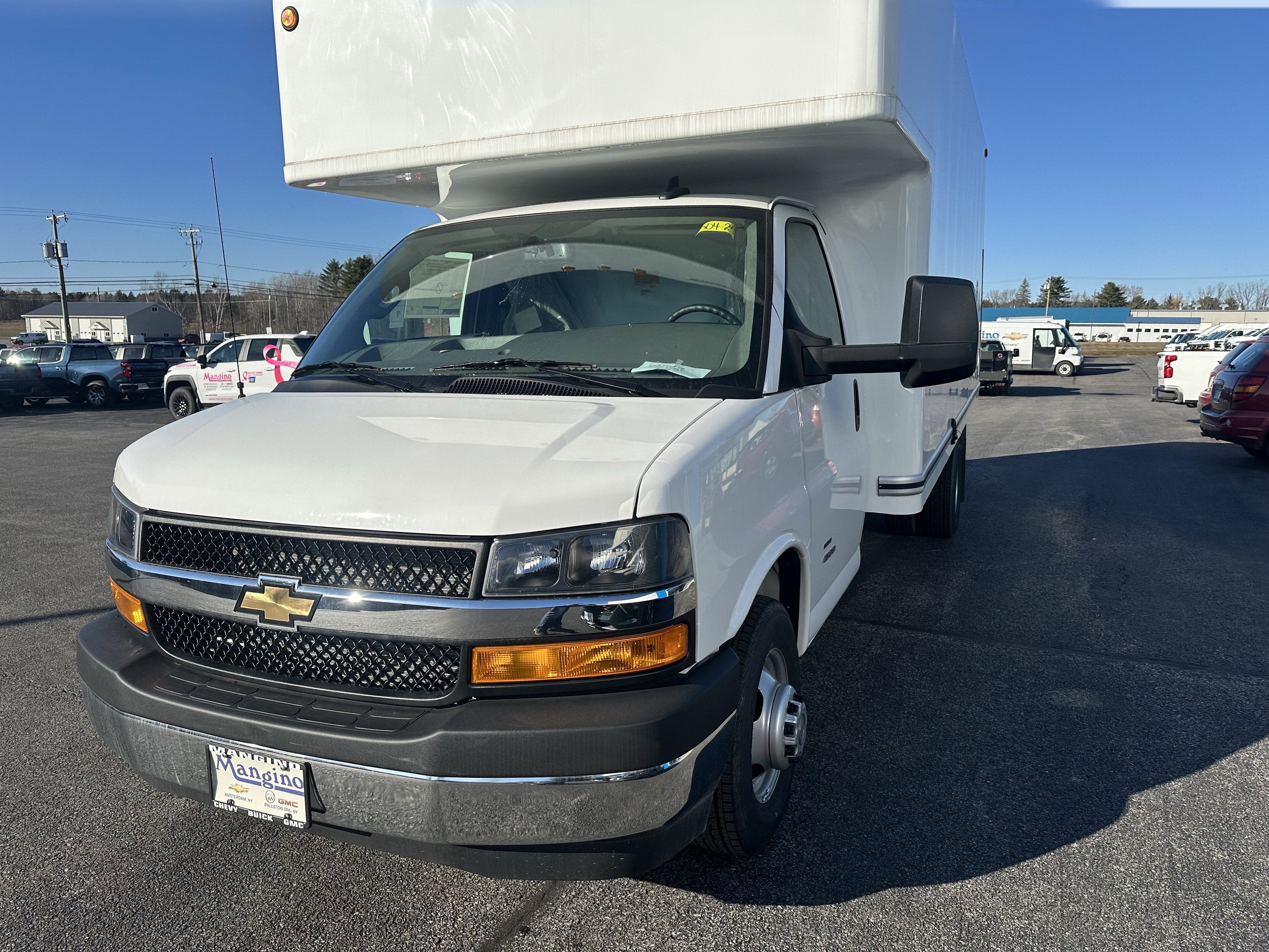 2025 Chevrolet Express Cutaway 4500 2WT