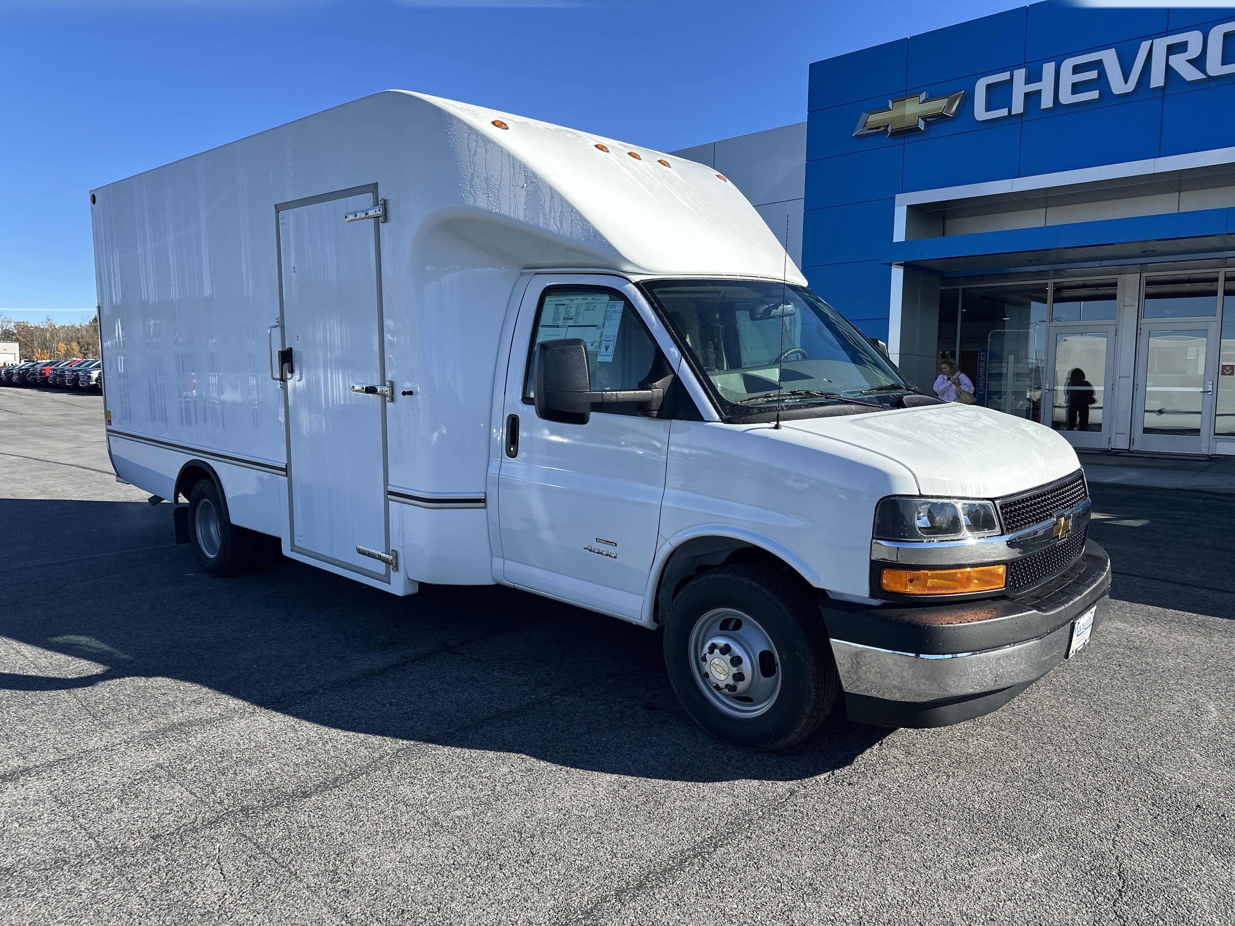 2026 Chevrolet Express Cutaway 4500 2WT
