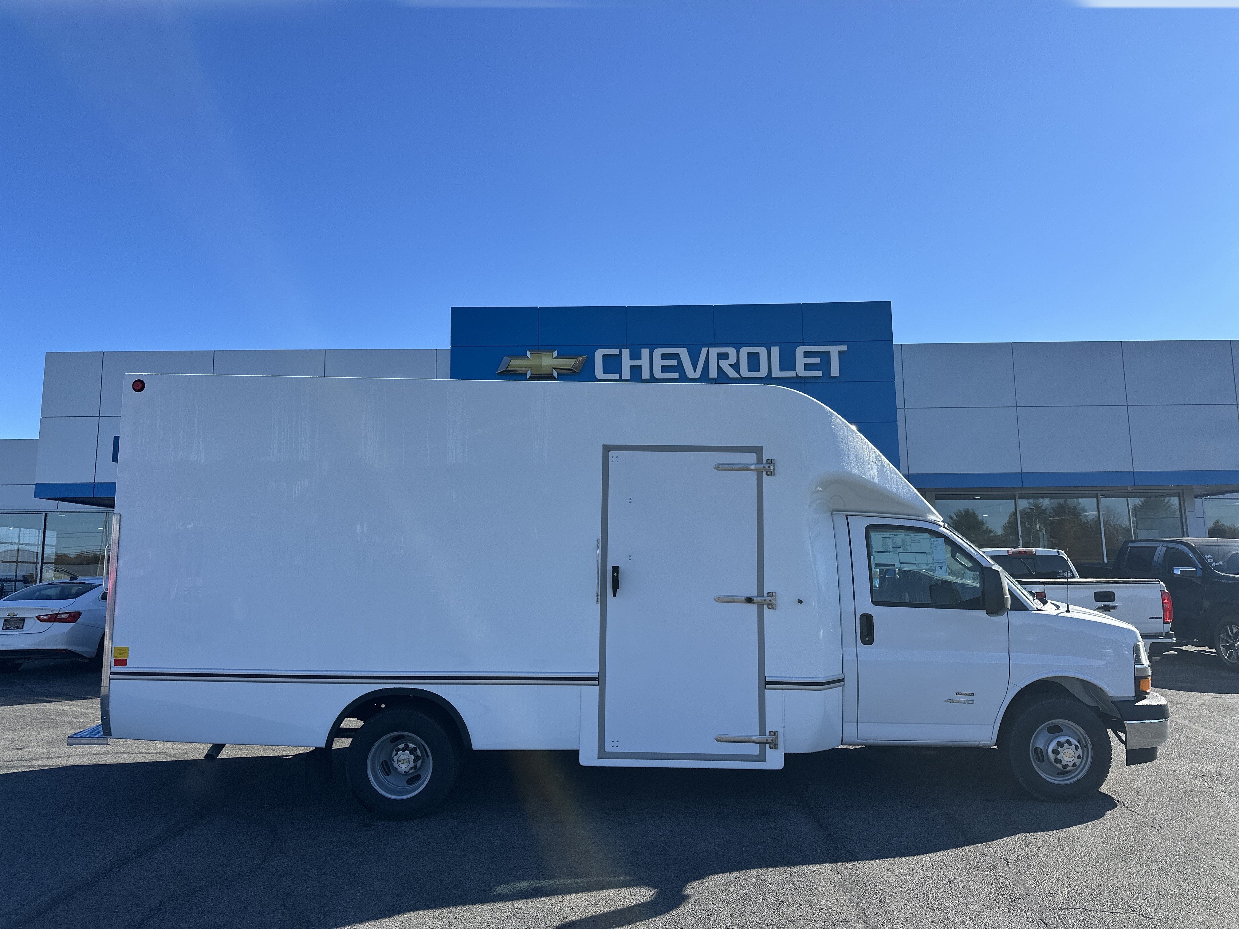 2026 Chevrolet Express Cutaway 4500 2WT