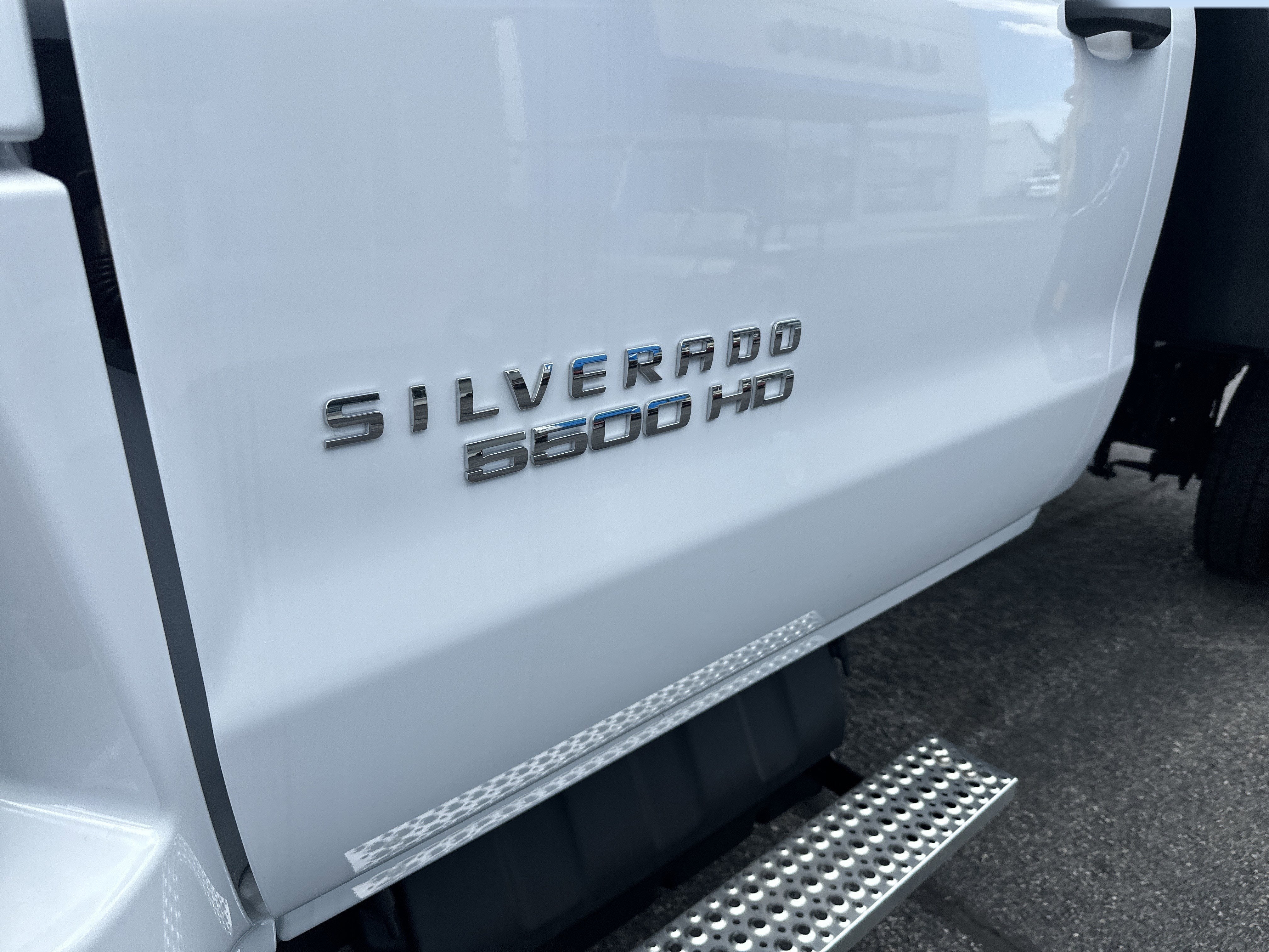 2024 Chevrolet Silverado 5500 HD Work Truck