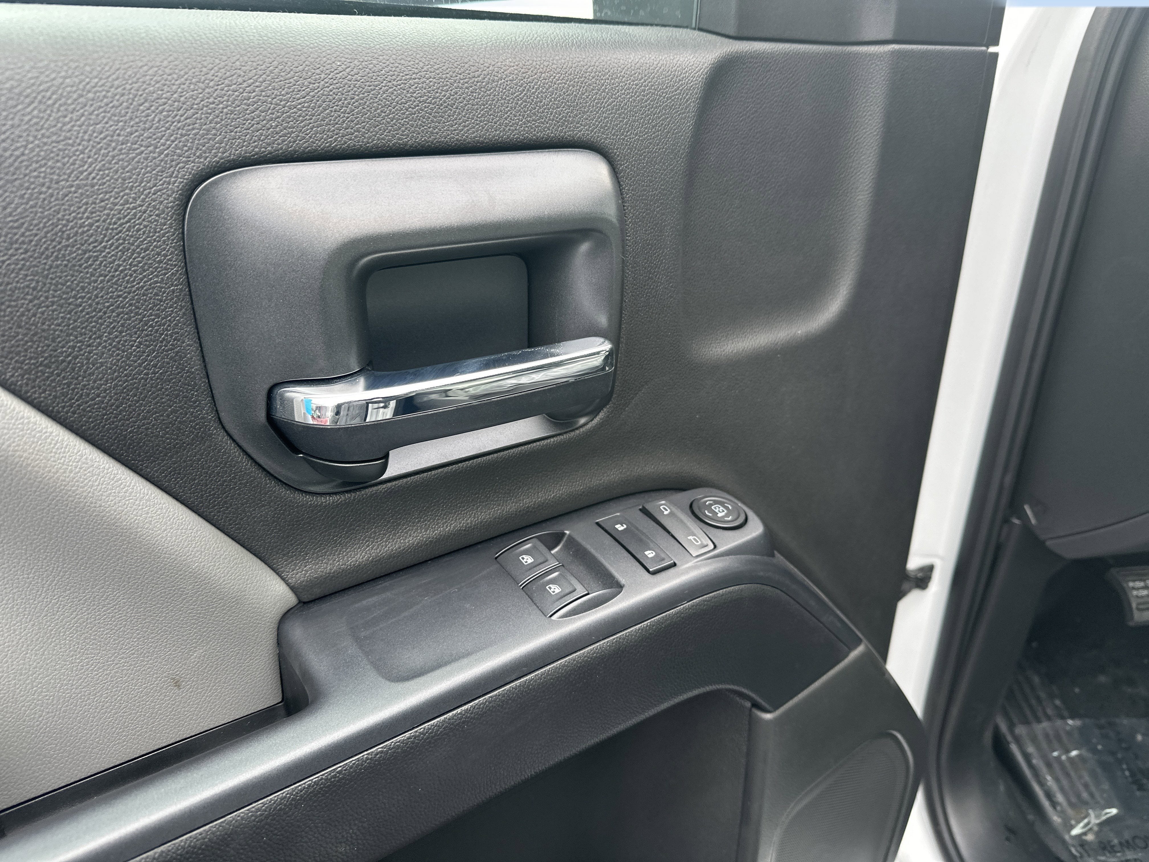 2025 Chevrolet Silverado 6500 HD Work Truck