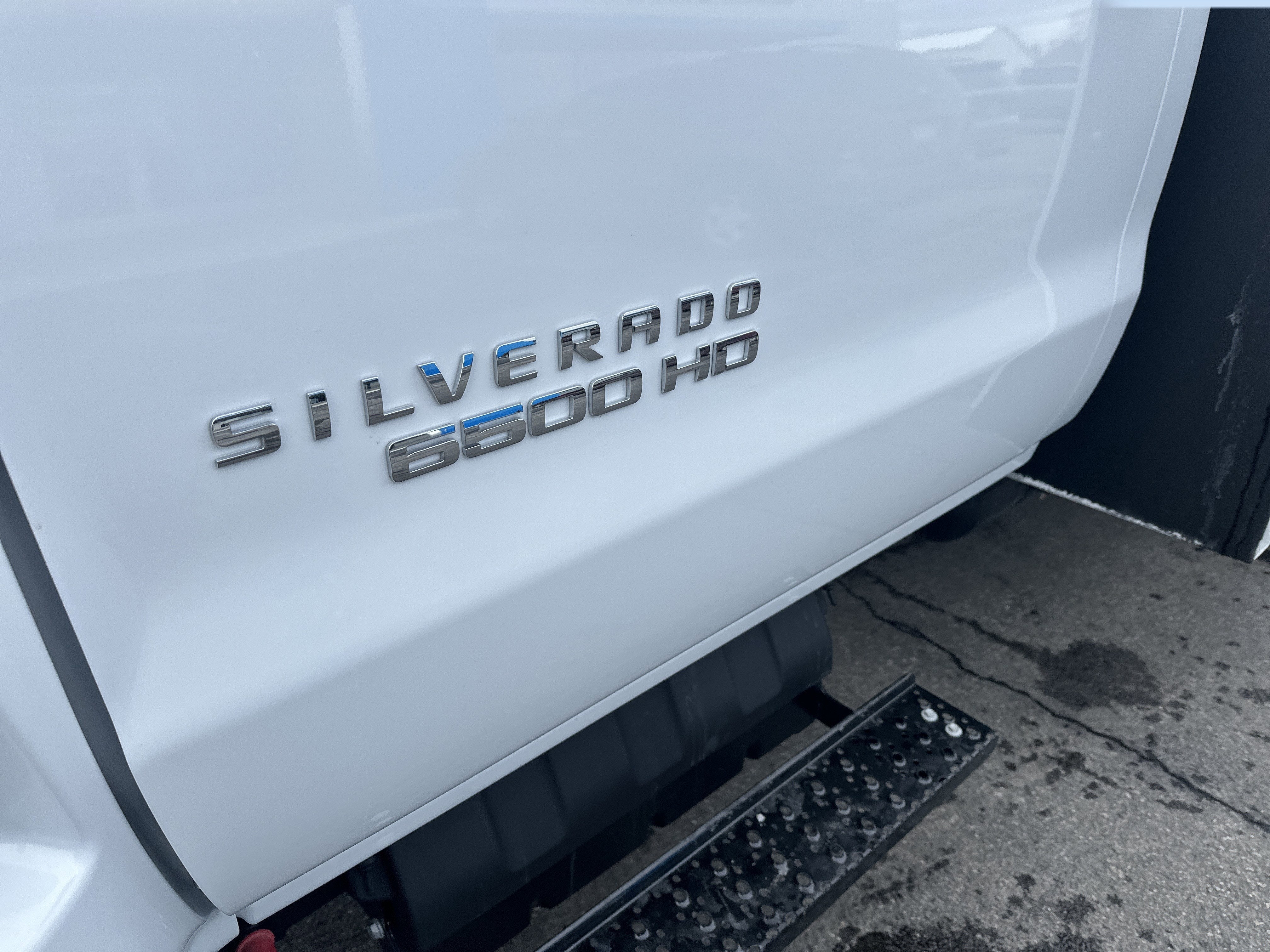 2025 Chevrolet Silverado 6500 HD Work Truck