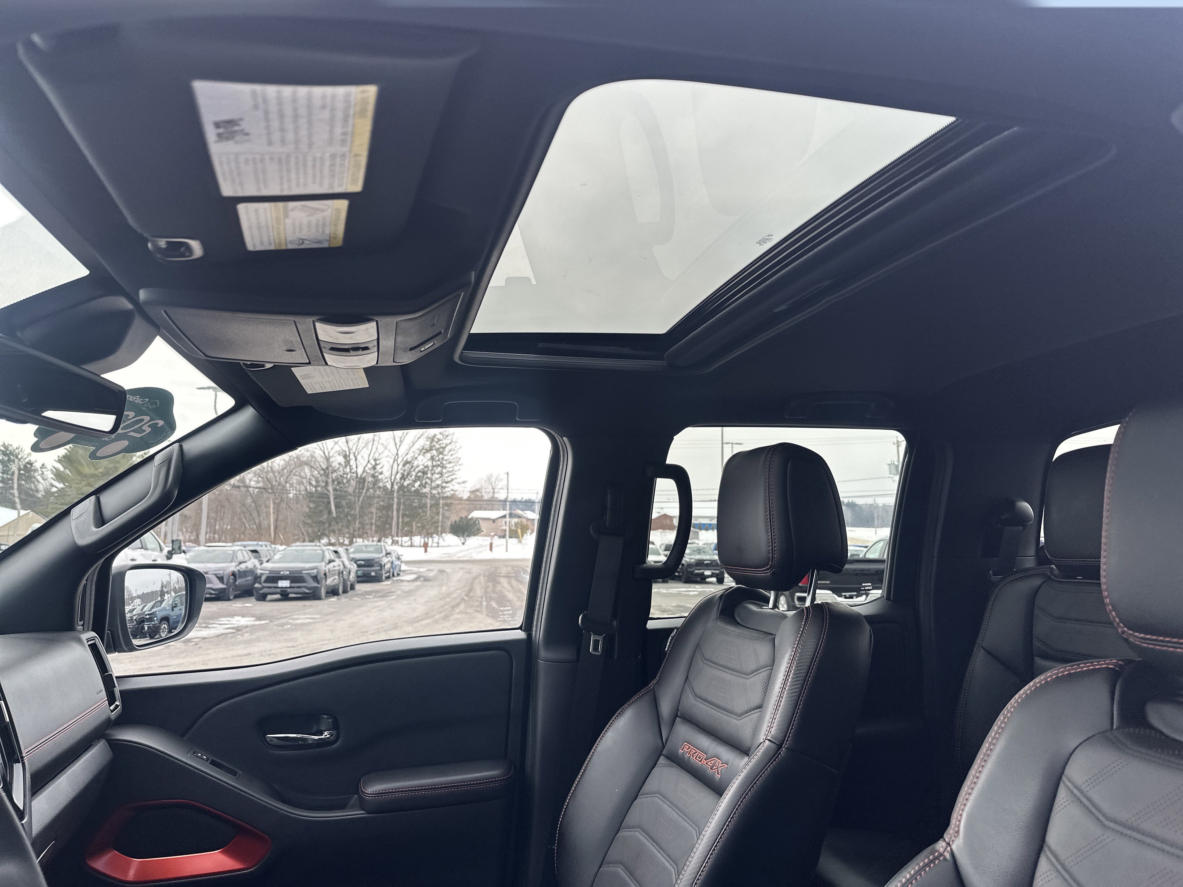 2025 Nissan Frontier Crew Cab PRO-4X 4x4