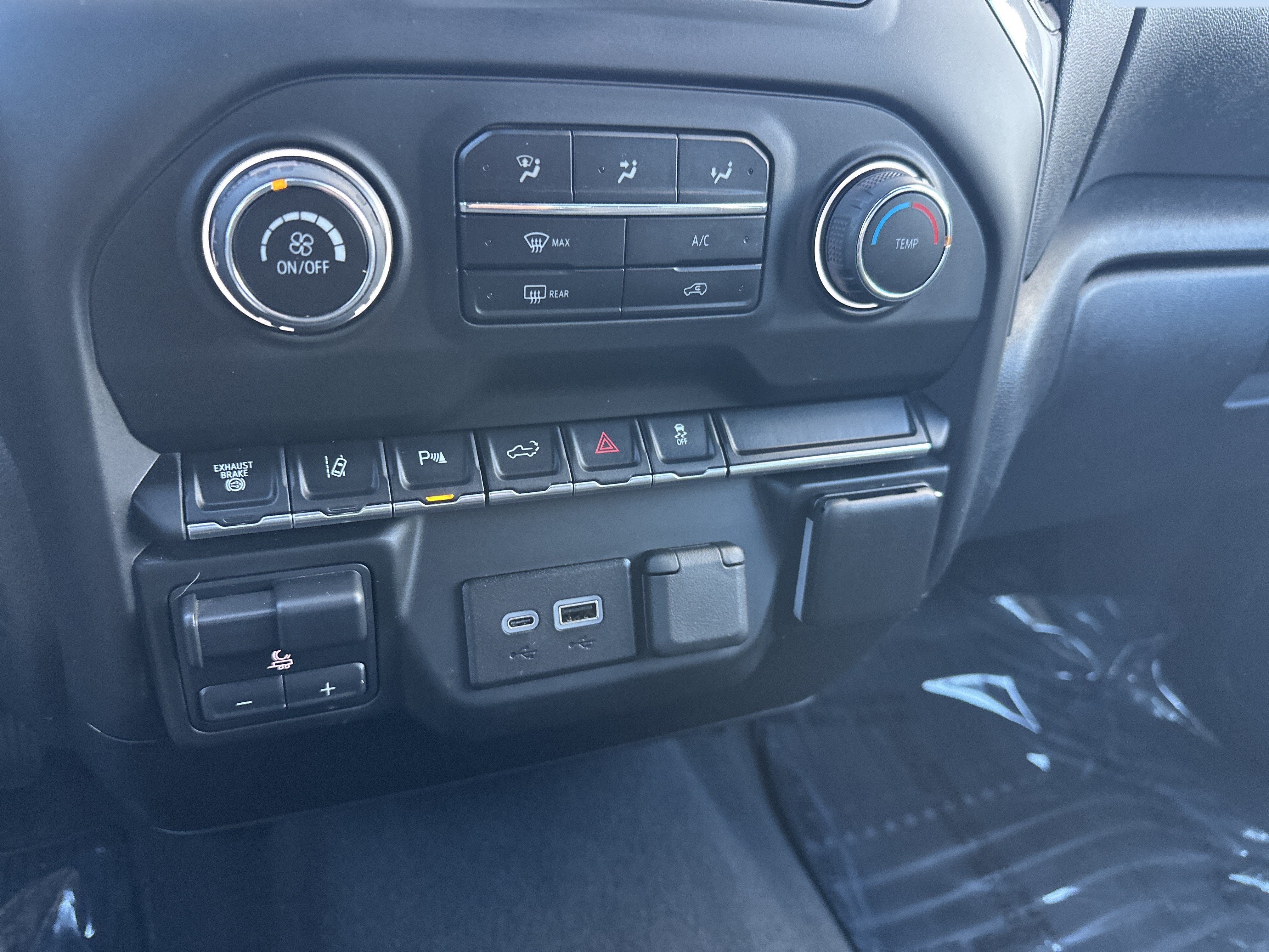 2024 Chevrolet Silverado 2500 HD Custom