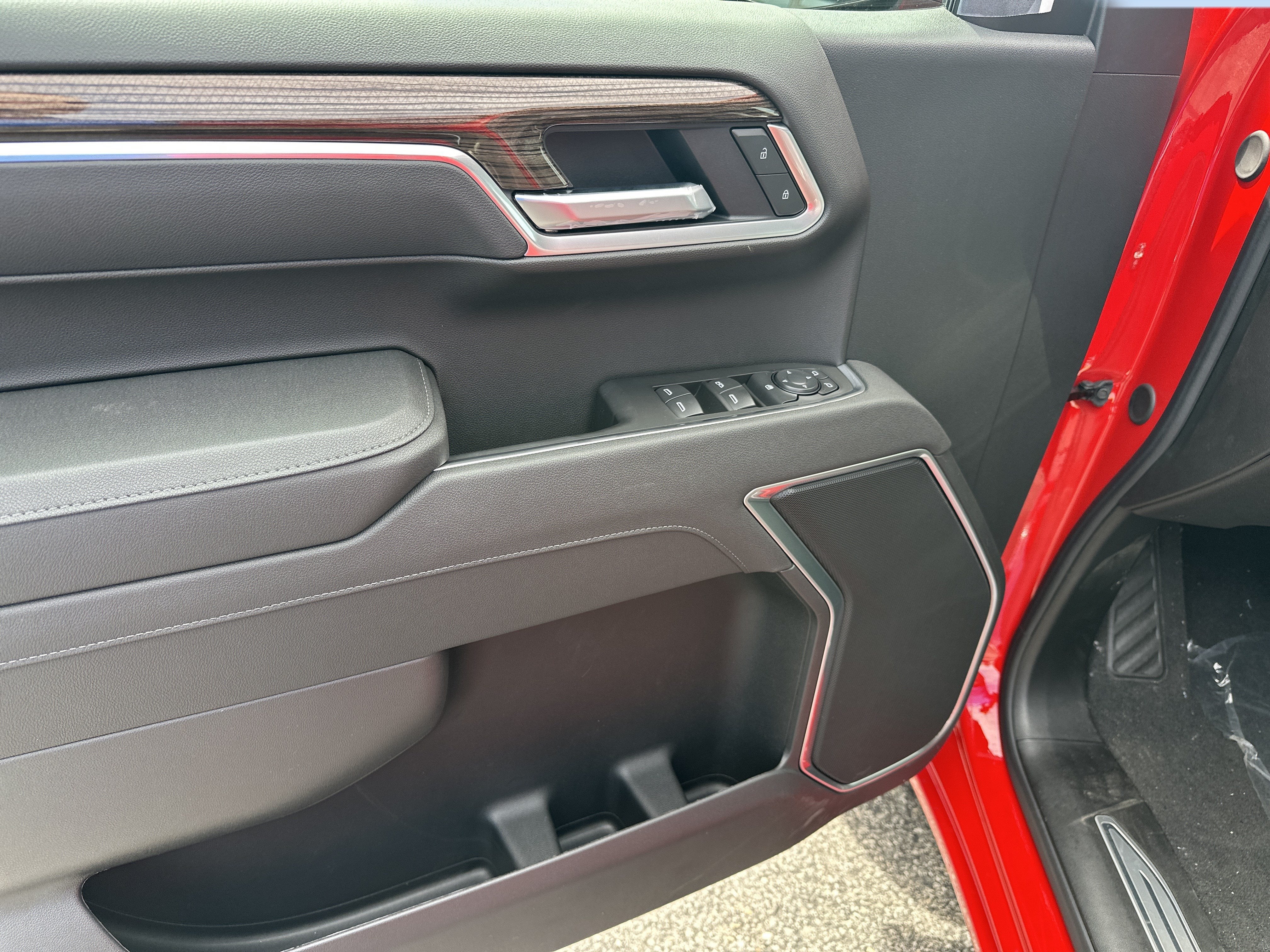 2026 Chevrolet Silverado 1500 LT - Photo 9