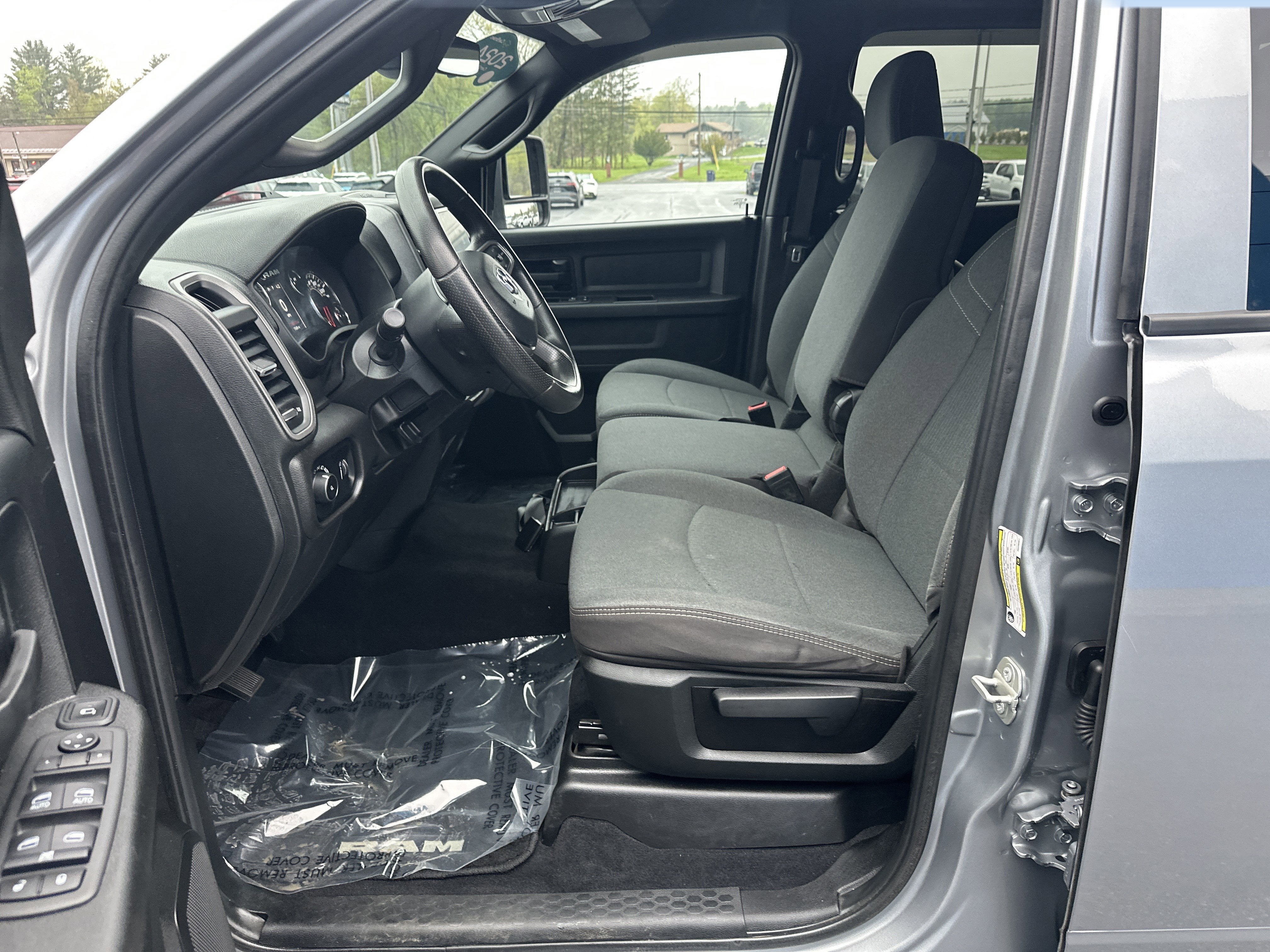 2024 RAM 2500 Tradesman Crew Cab 4x4 6'4" Box